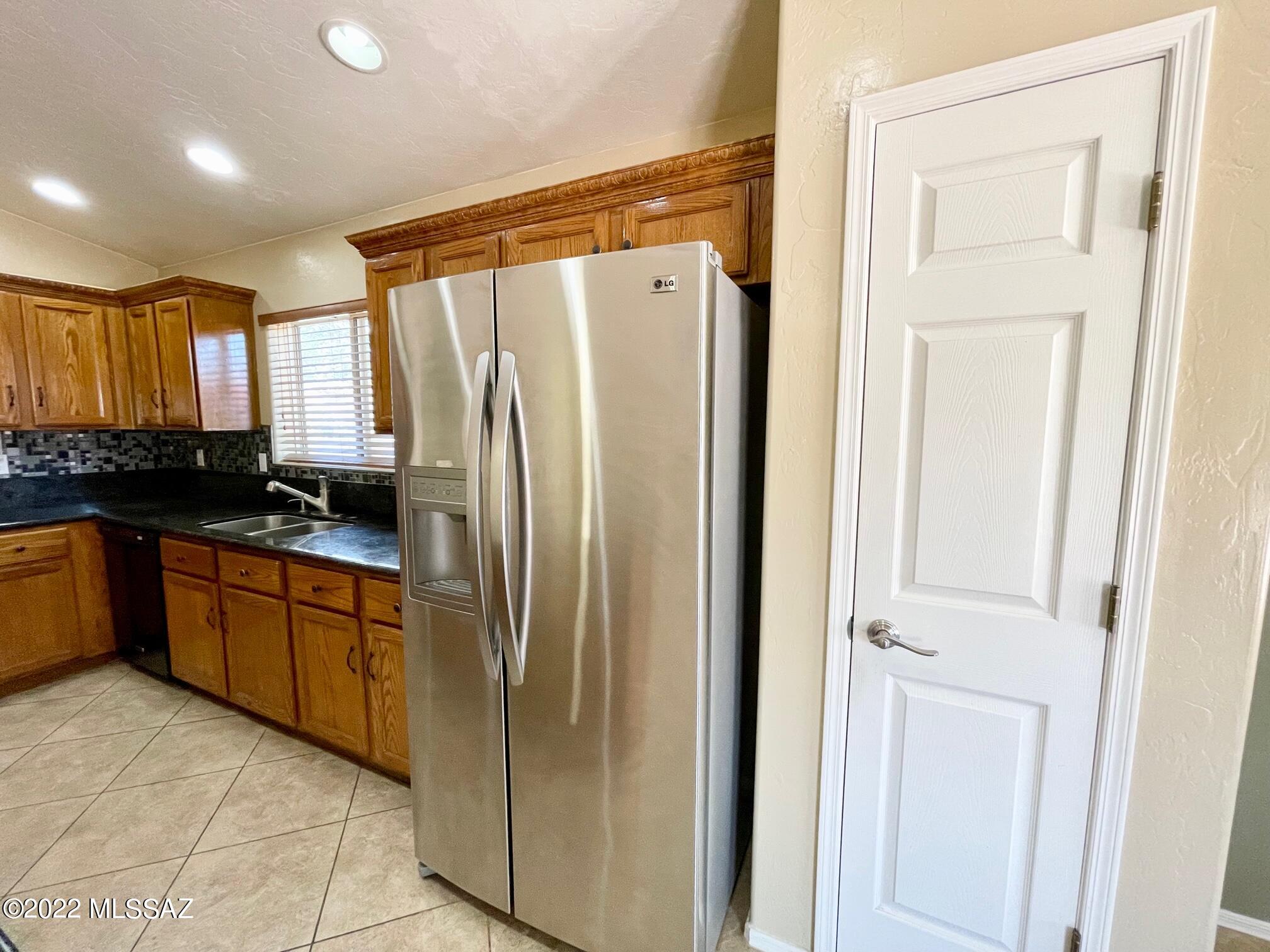 Casas Adobes Terrace (1-184) - Residential Lease