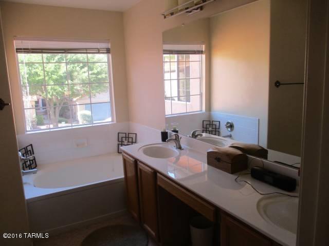 Ventana De Sabino (1-86) - Residential Lease