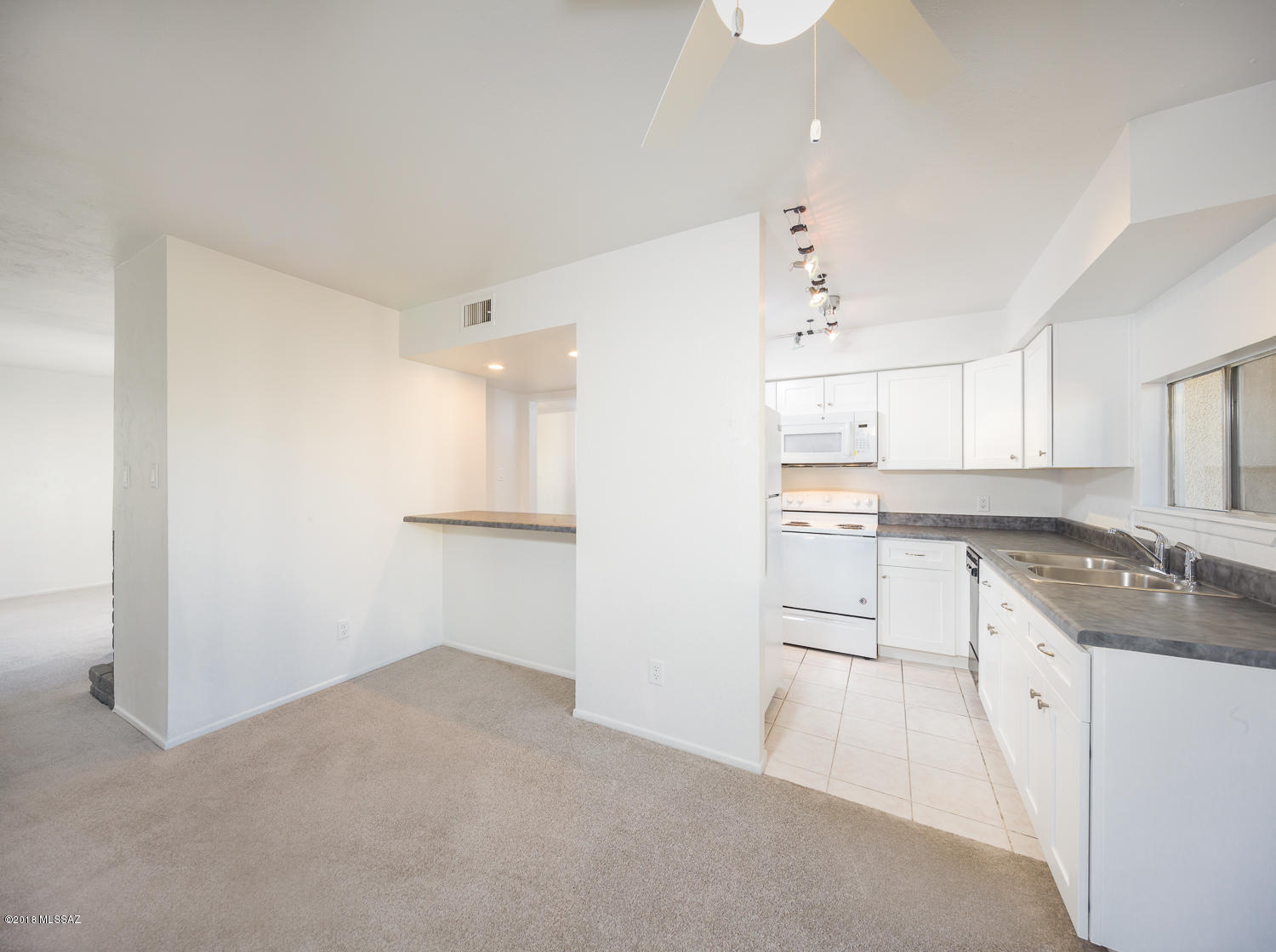 Las Colinas Condominiums - Residential