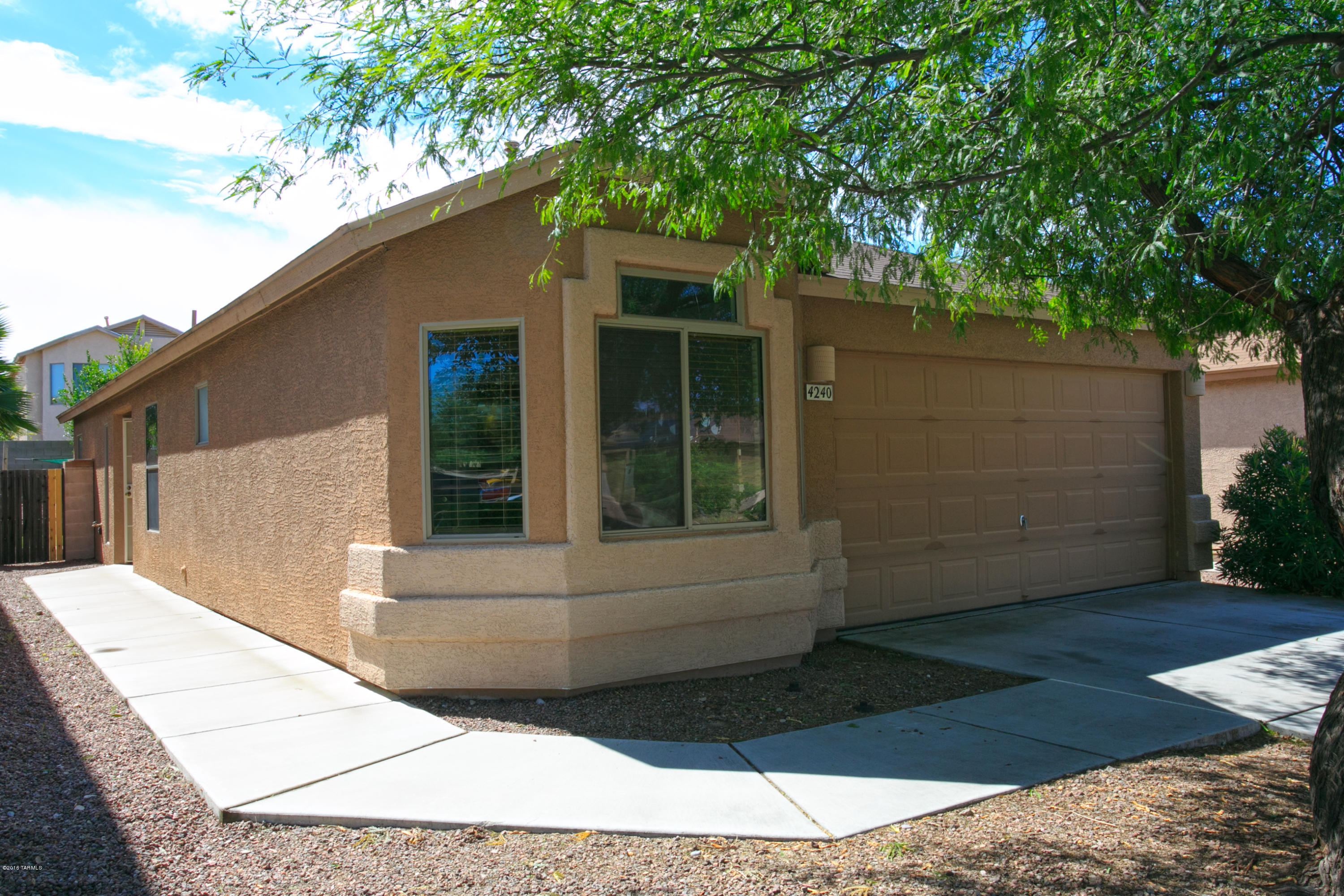 Adorable 4BR/2BA one story home in super location. Easy open floor plan, spacious great room with eat at  island in kitchen plus dining area. A great area for entertaining!  Split plan, Large Master Suite,w walk in closet on opposite side of home from guest bedrooms. Spacious bedrooms, plenty of storage. Wood blinds,ceiling fans, ceramic tile, designer paint colors. Private backyard with grassy area and fruit/shade trees. This is a large area for entertaining and possible pool or play yard! Close to DM, schools. This is a gem! In great condition.