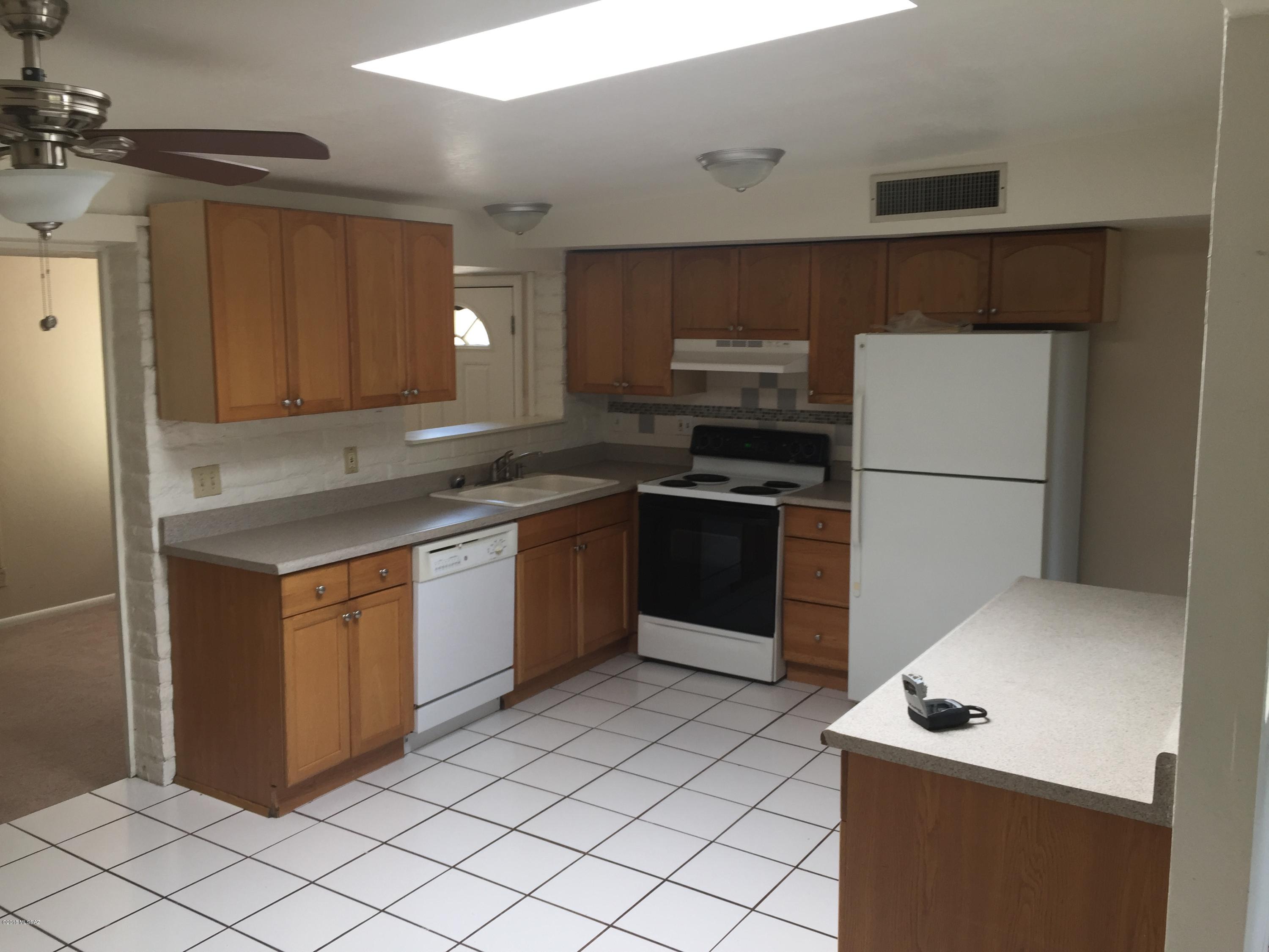 Pine Grove (1-101) - Residential Lease