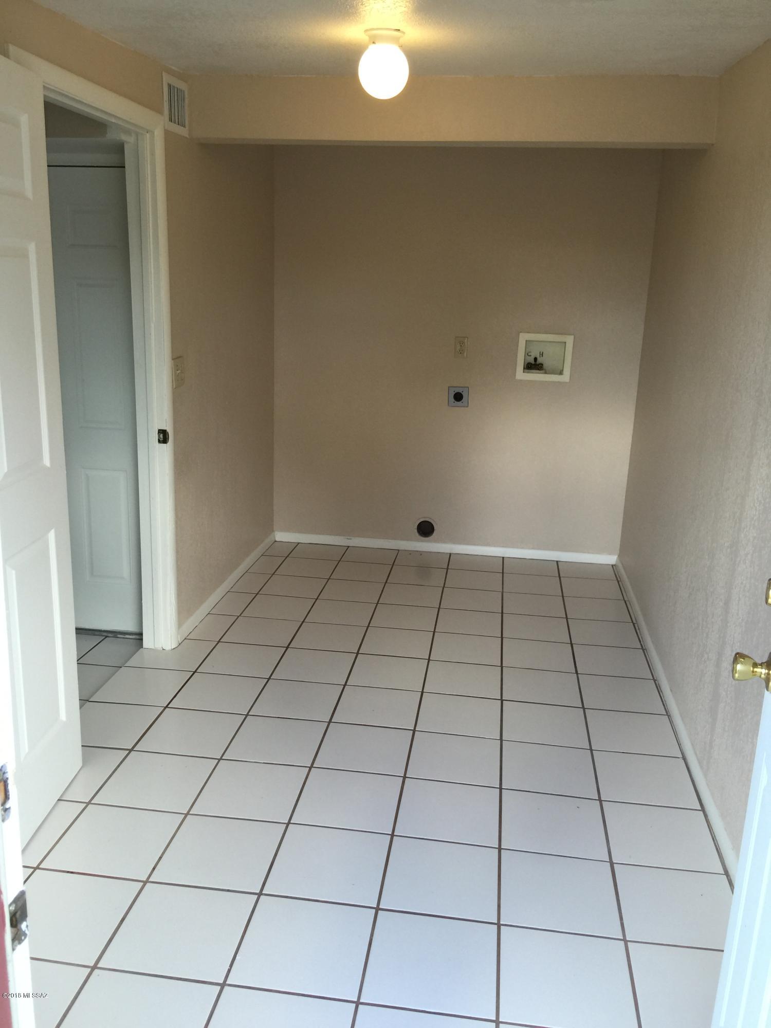 Pine Grove (1-101) - Residential Lease