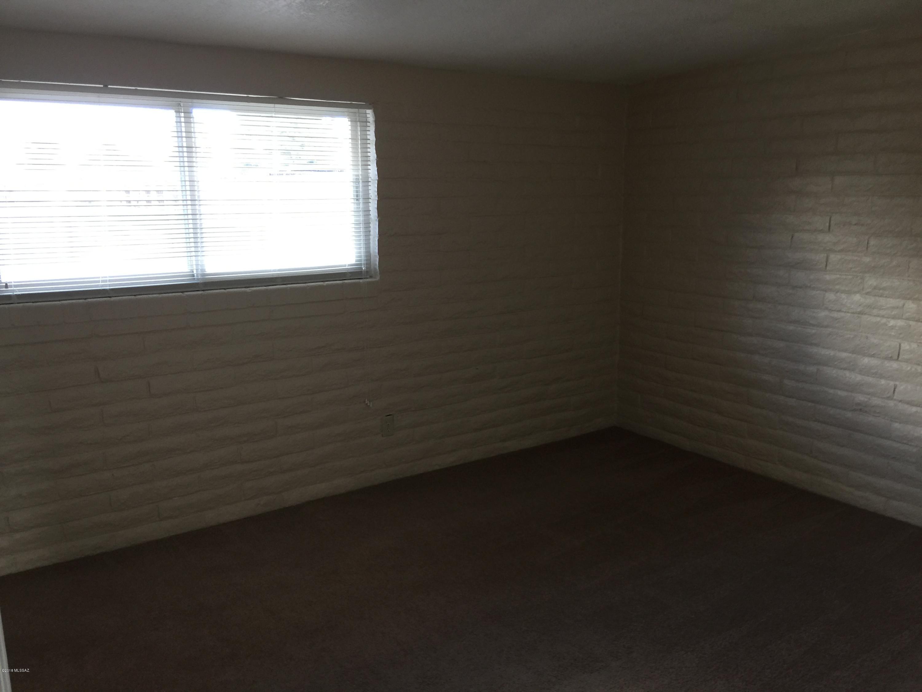Pine Grove (1-101) - Residential Lease