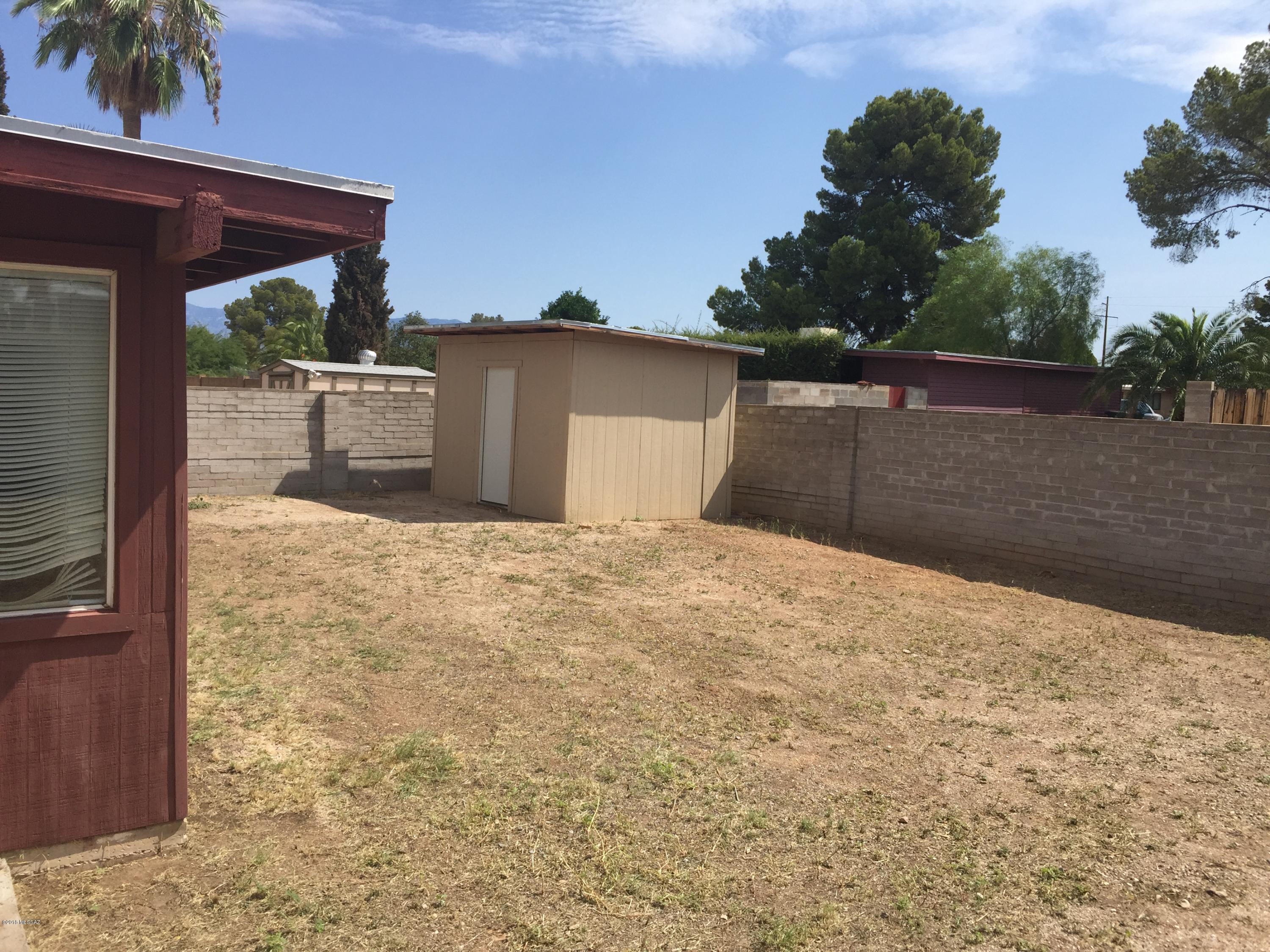 Pine Grove (1-101) - Residential Lease
