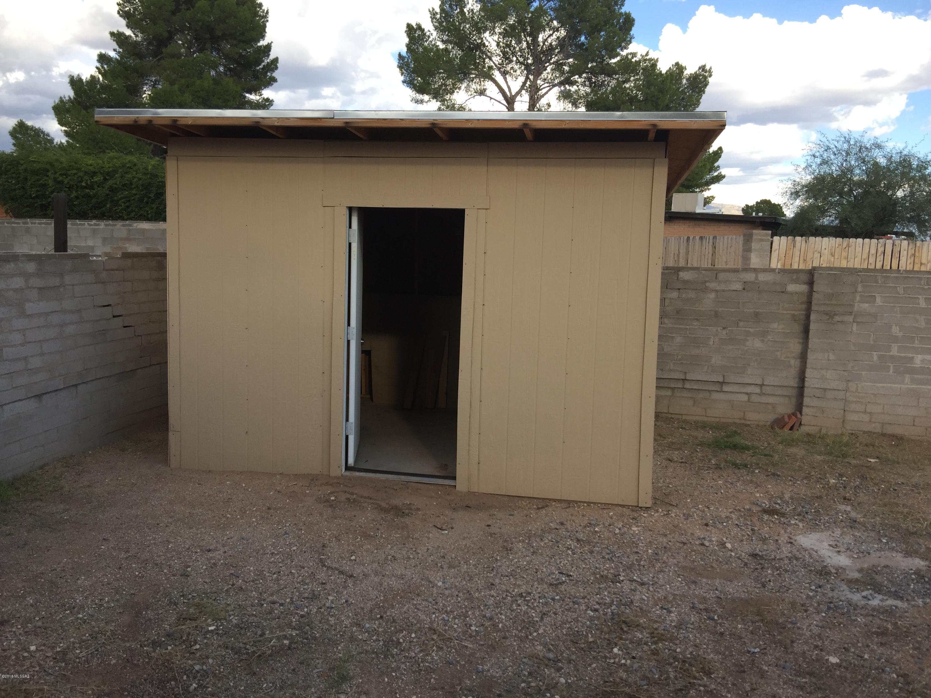 Pine Grove (1-101) - Residential Lease