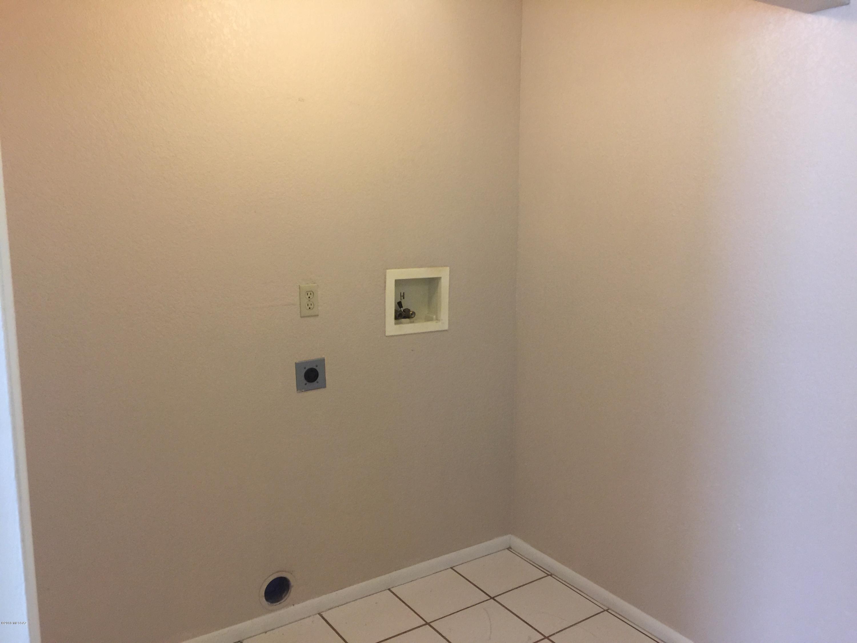 Pine Grove (1-101) - Residential Lease