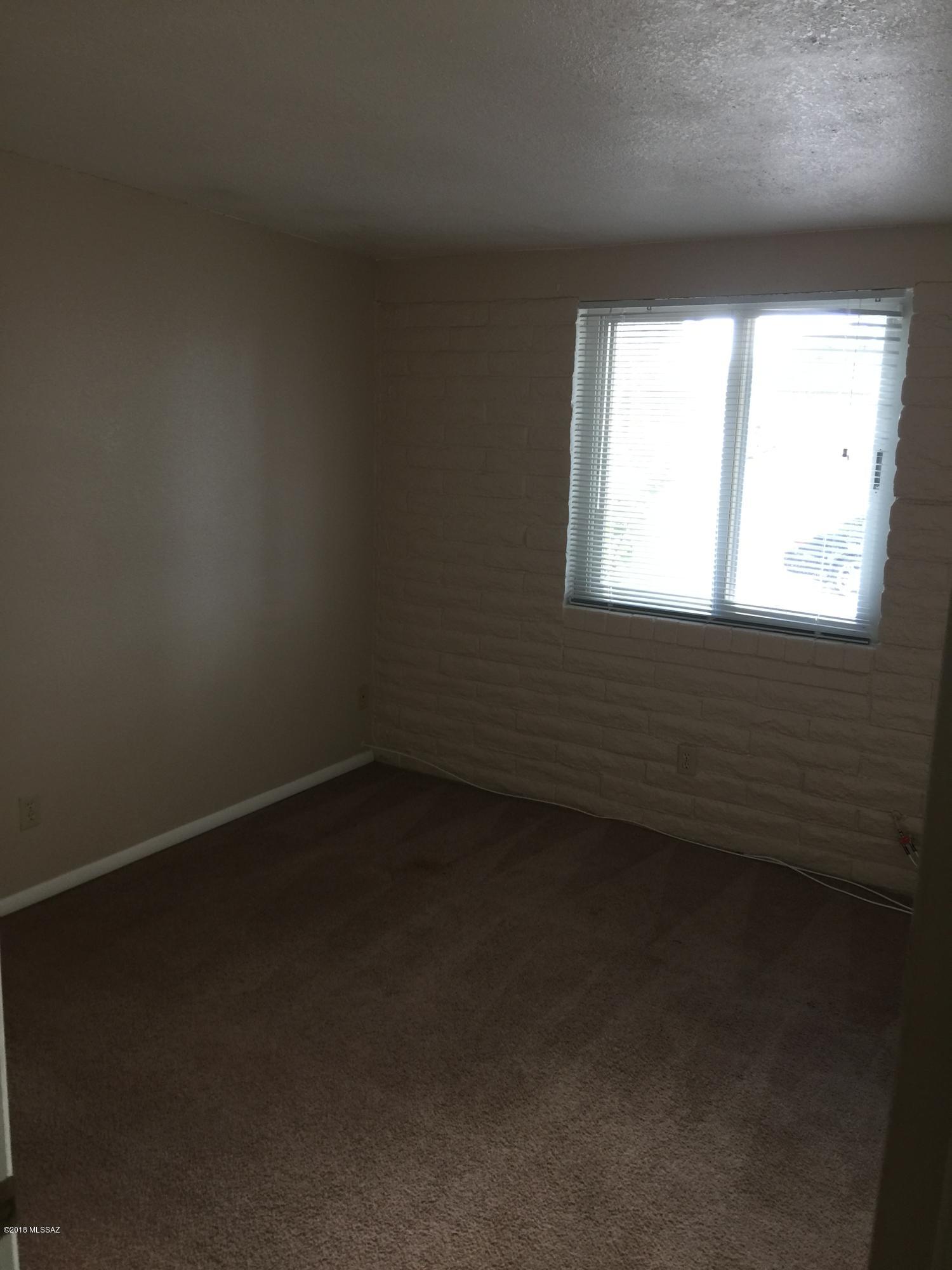 Pine Grove (1-101) - Residential Lease
