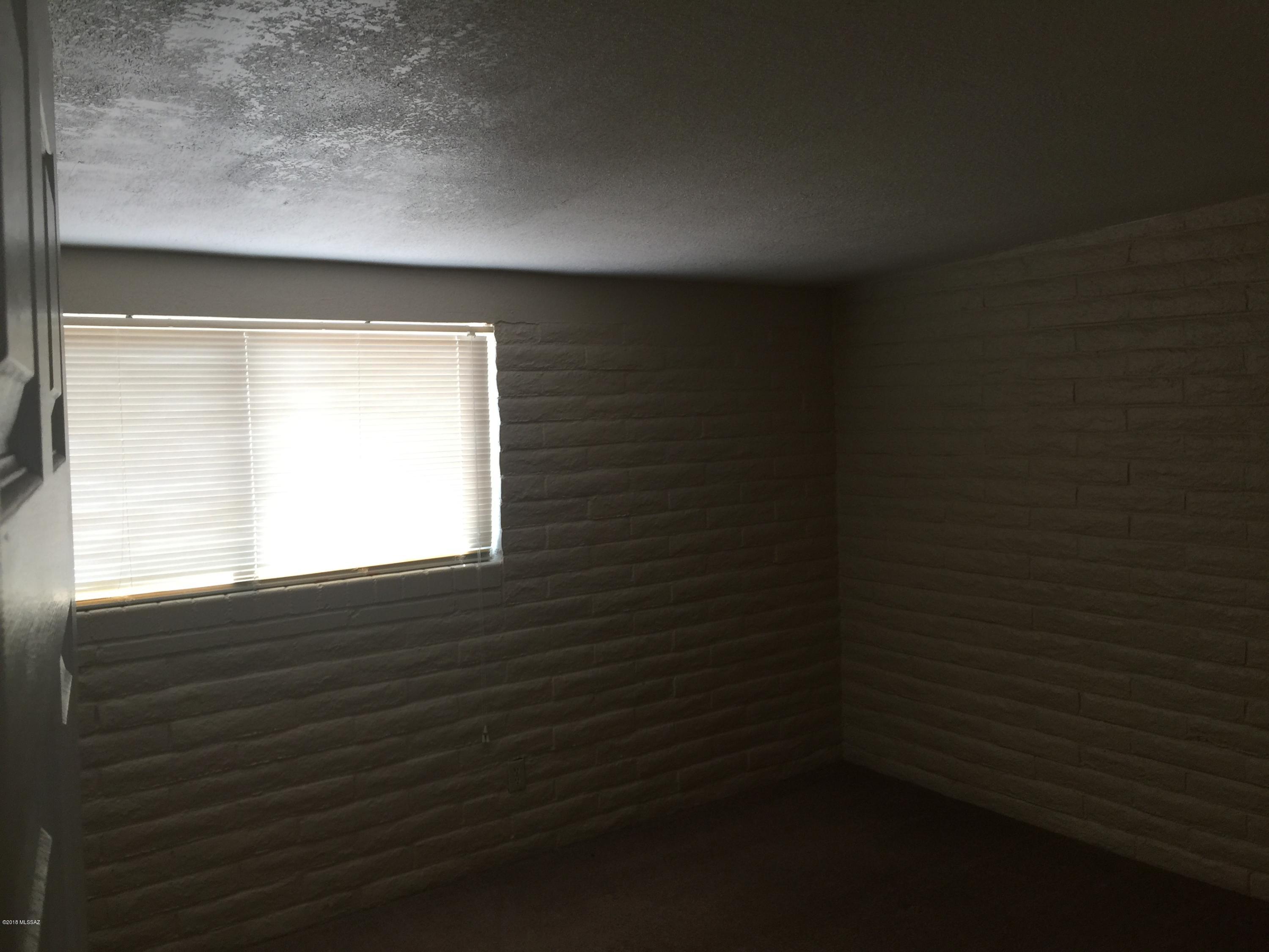 Pine Grove (1-101) - Residential Lease