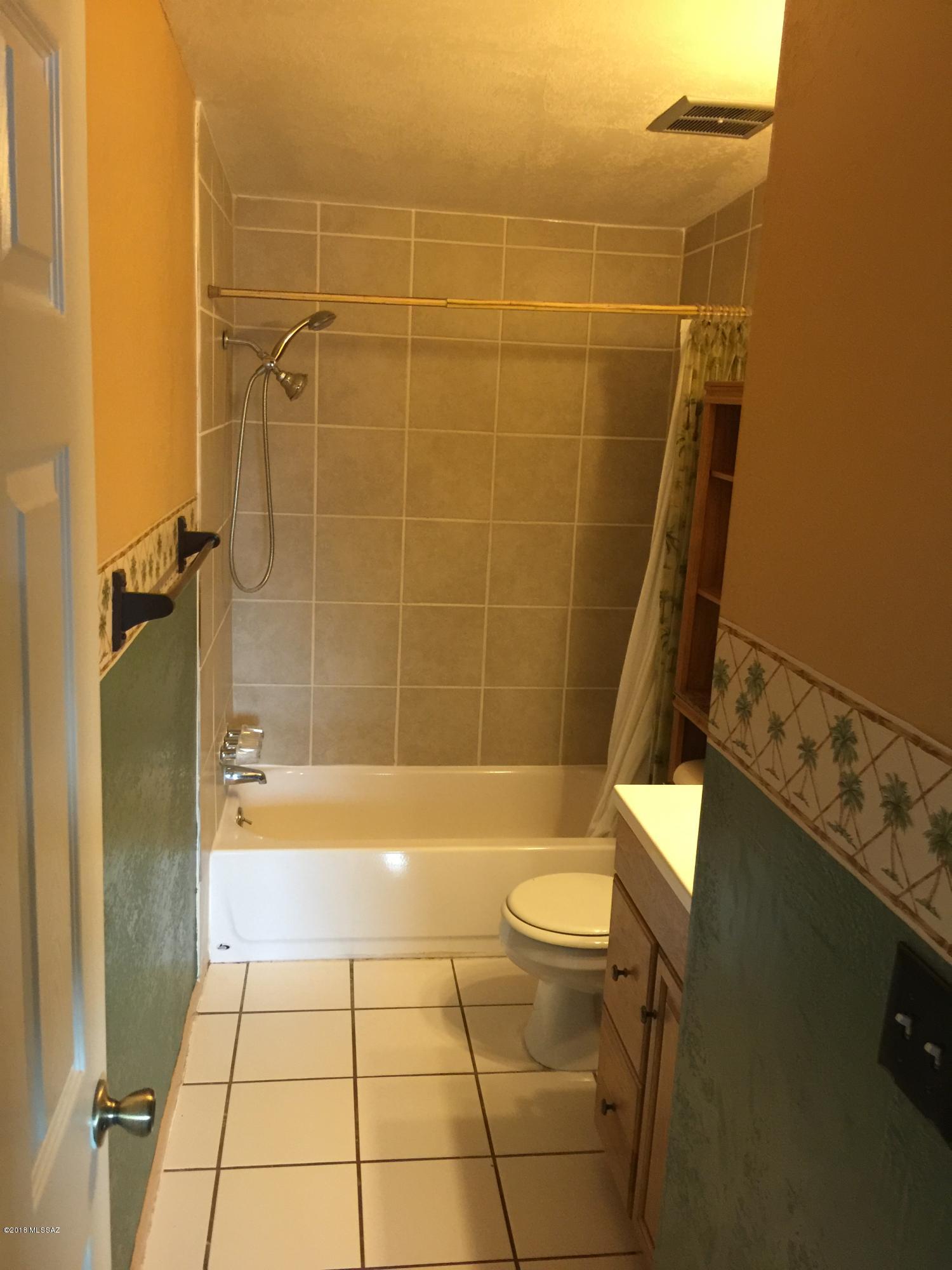 Pine Grove (1-101) - Residential Lease