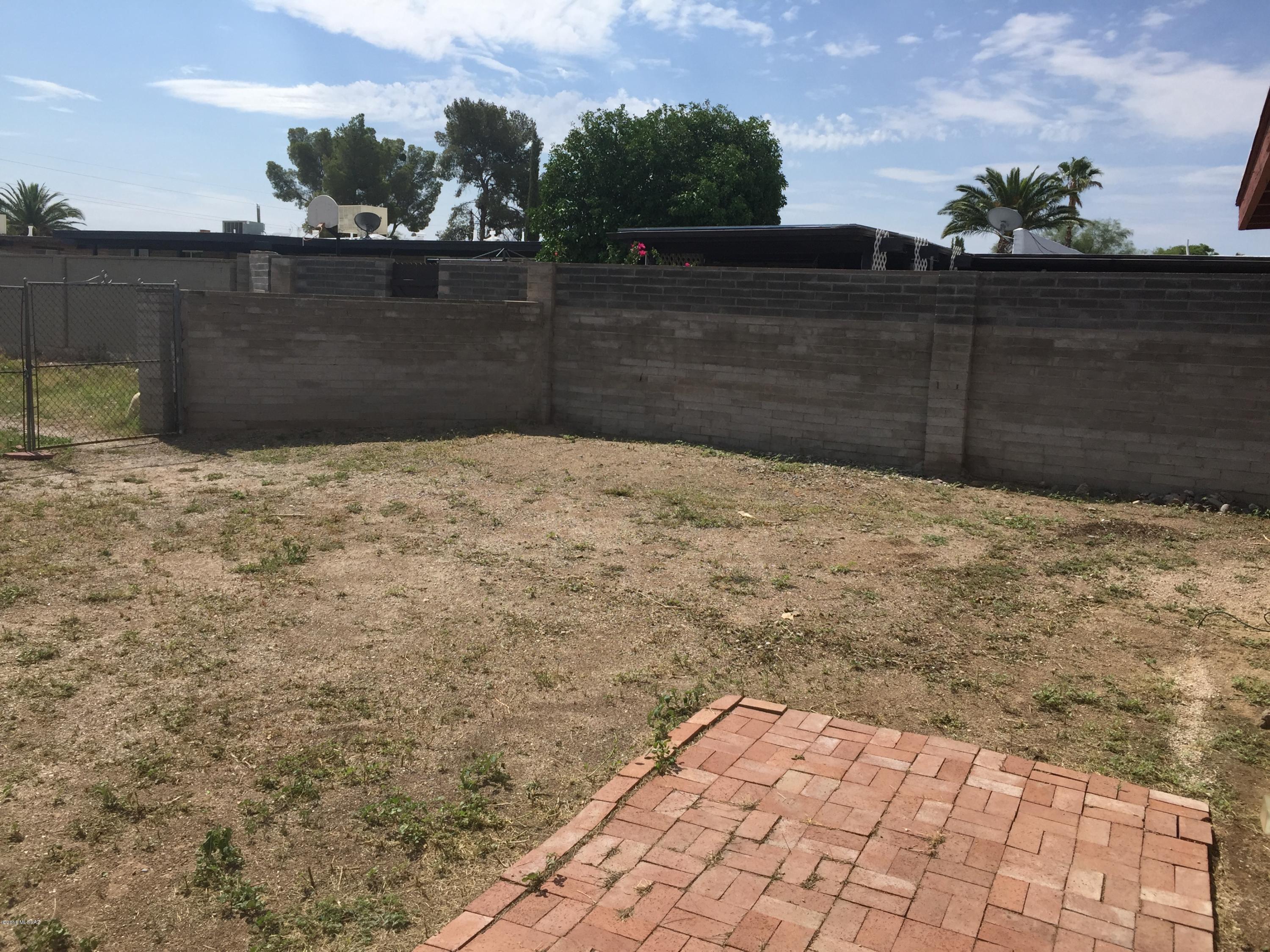 Pine Grove (1-101) - Residential Lease