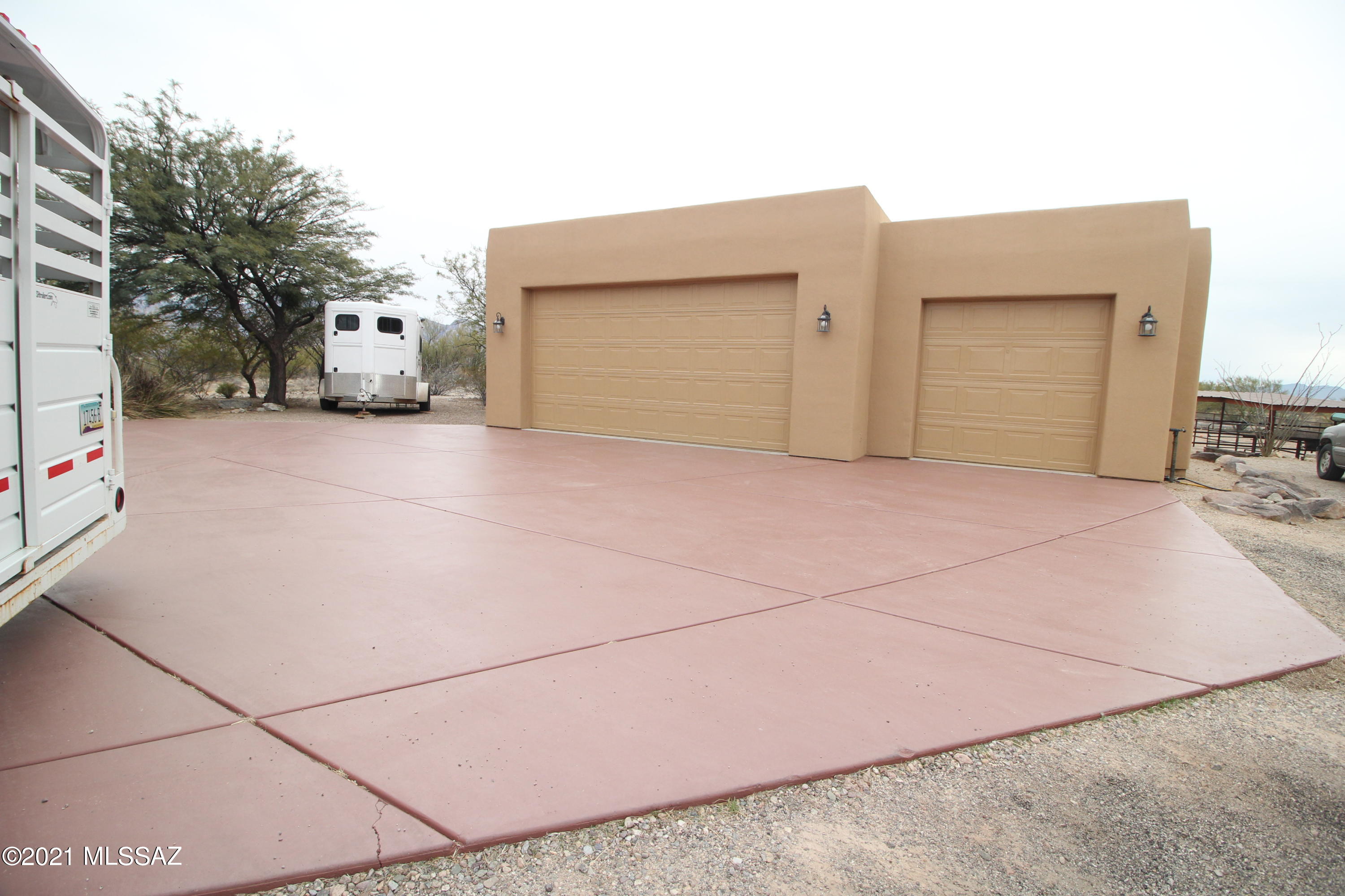 La Cholla Airpark - Residential