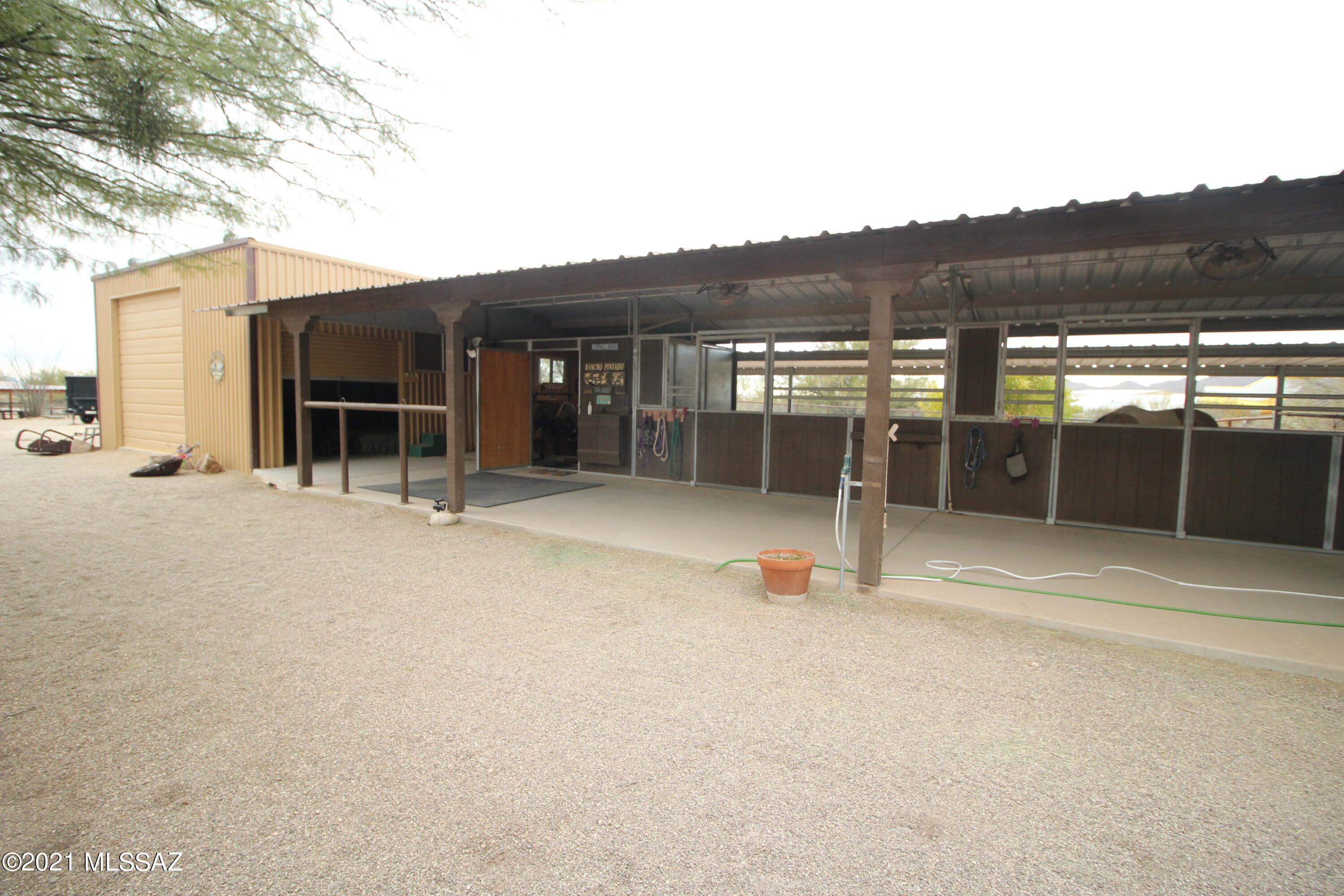 La Cholla Airpark - Residential