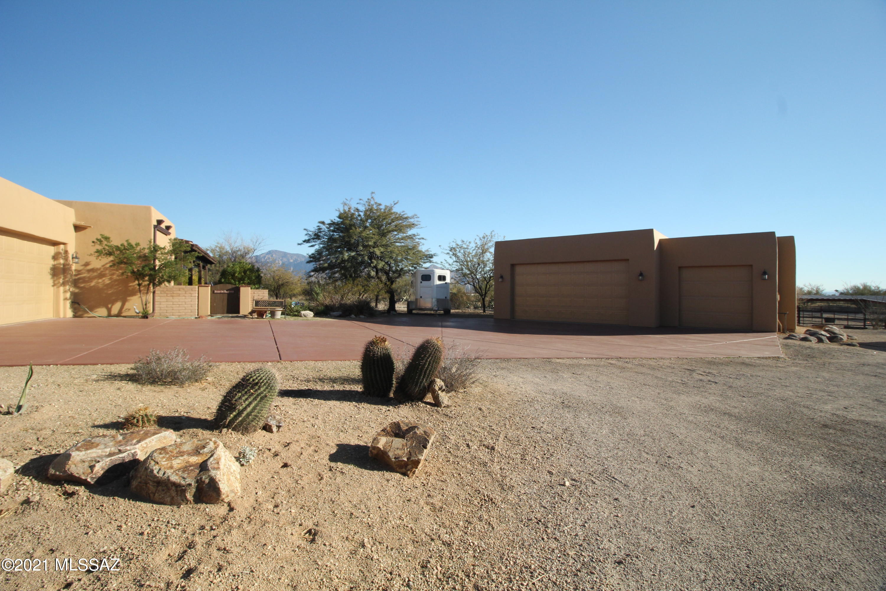 La Cholla Airpark - Residential