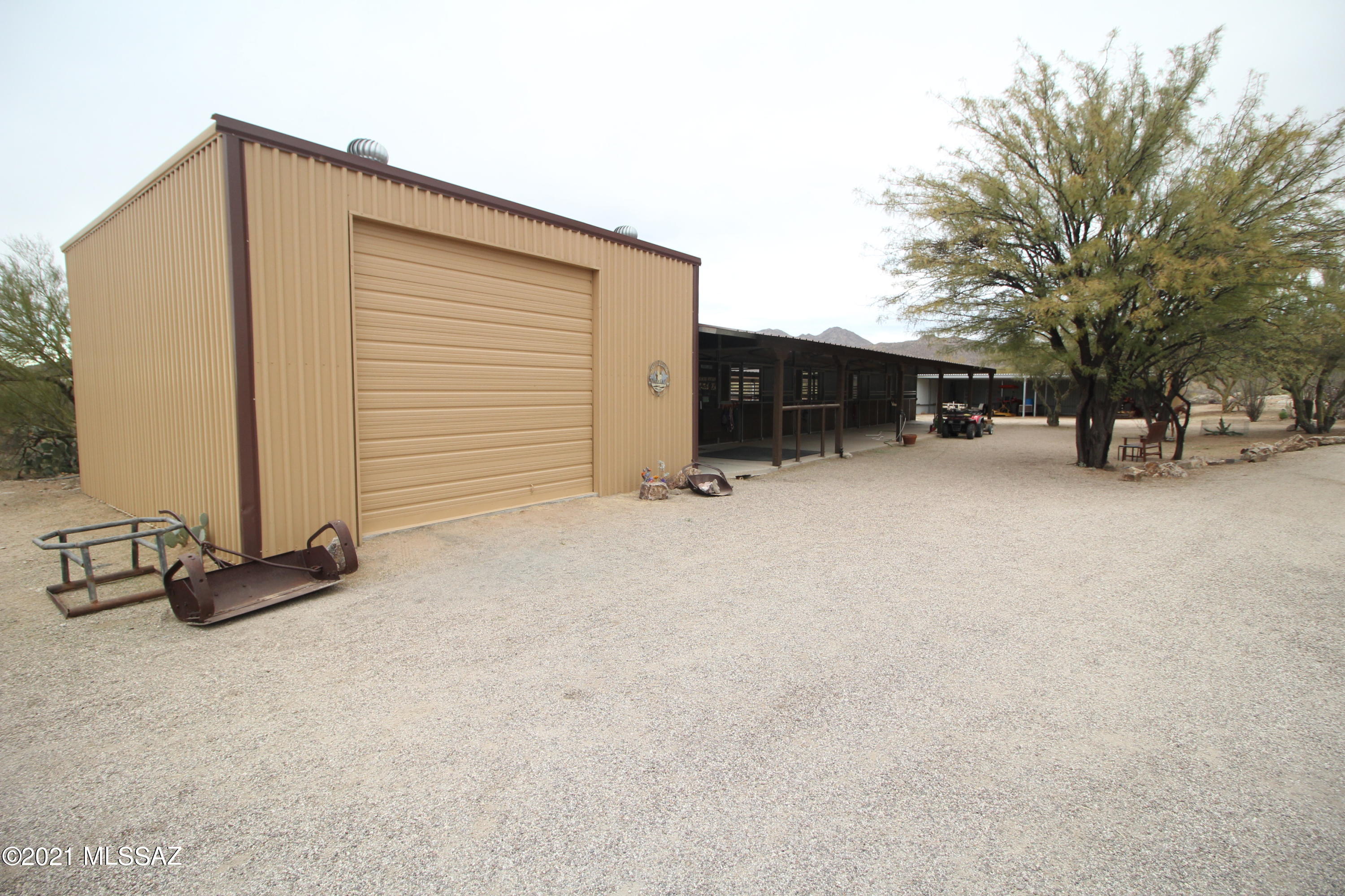La Cholla Airpark - Residential