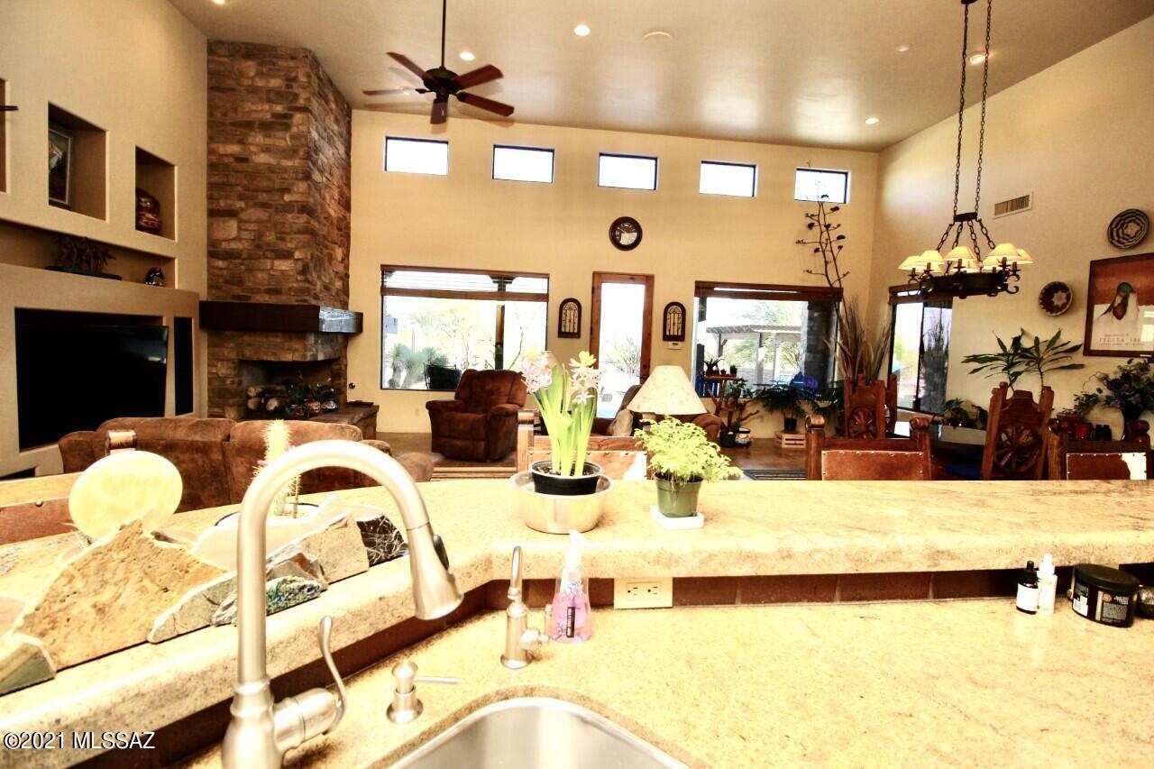 La Cholla Airpark - Residential