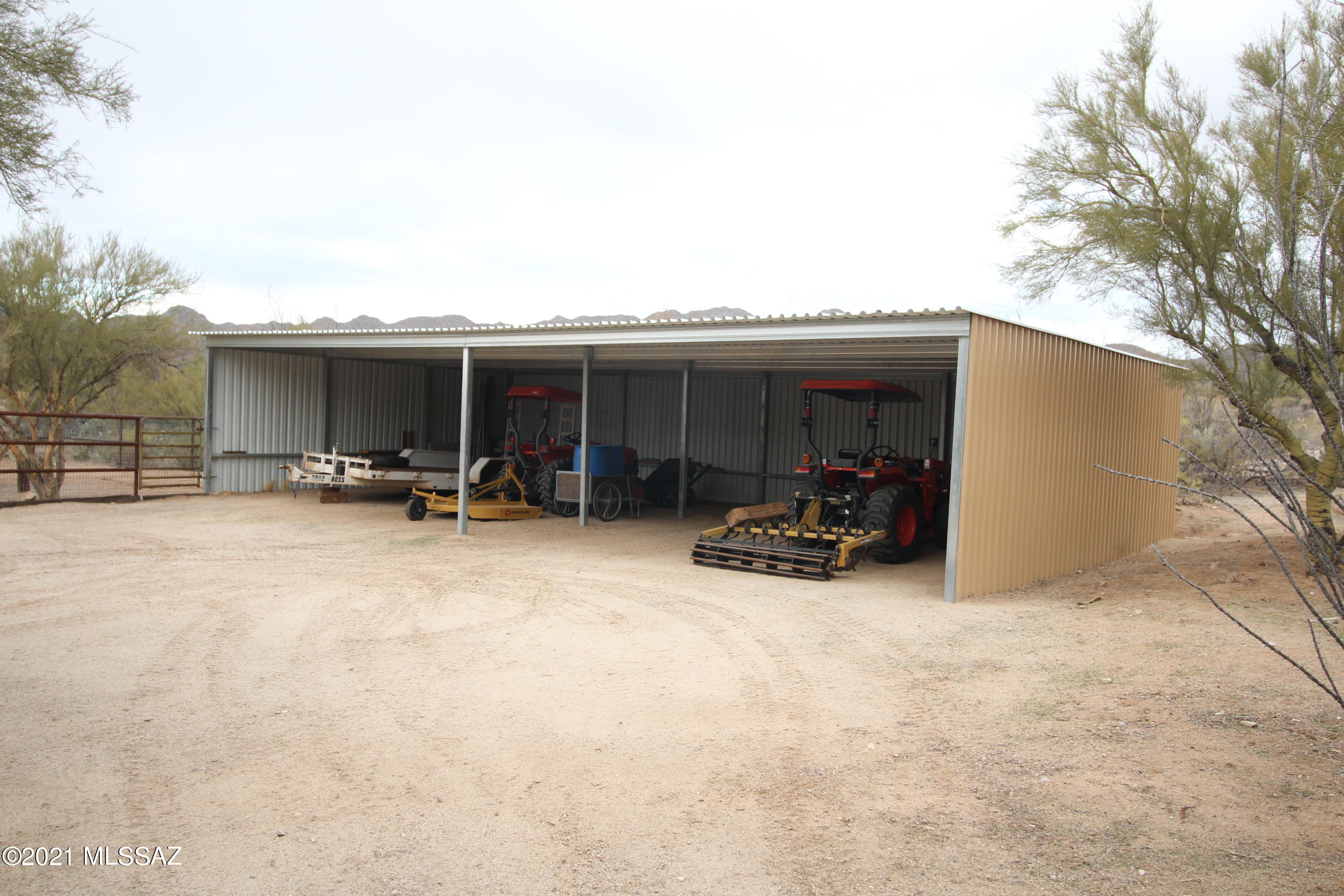 La Cholla Airpark - Residential