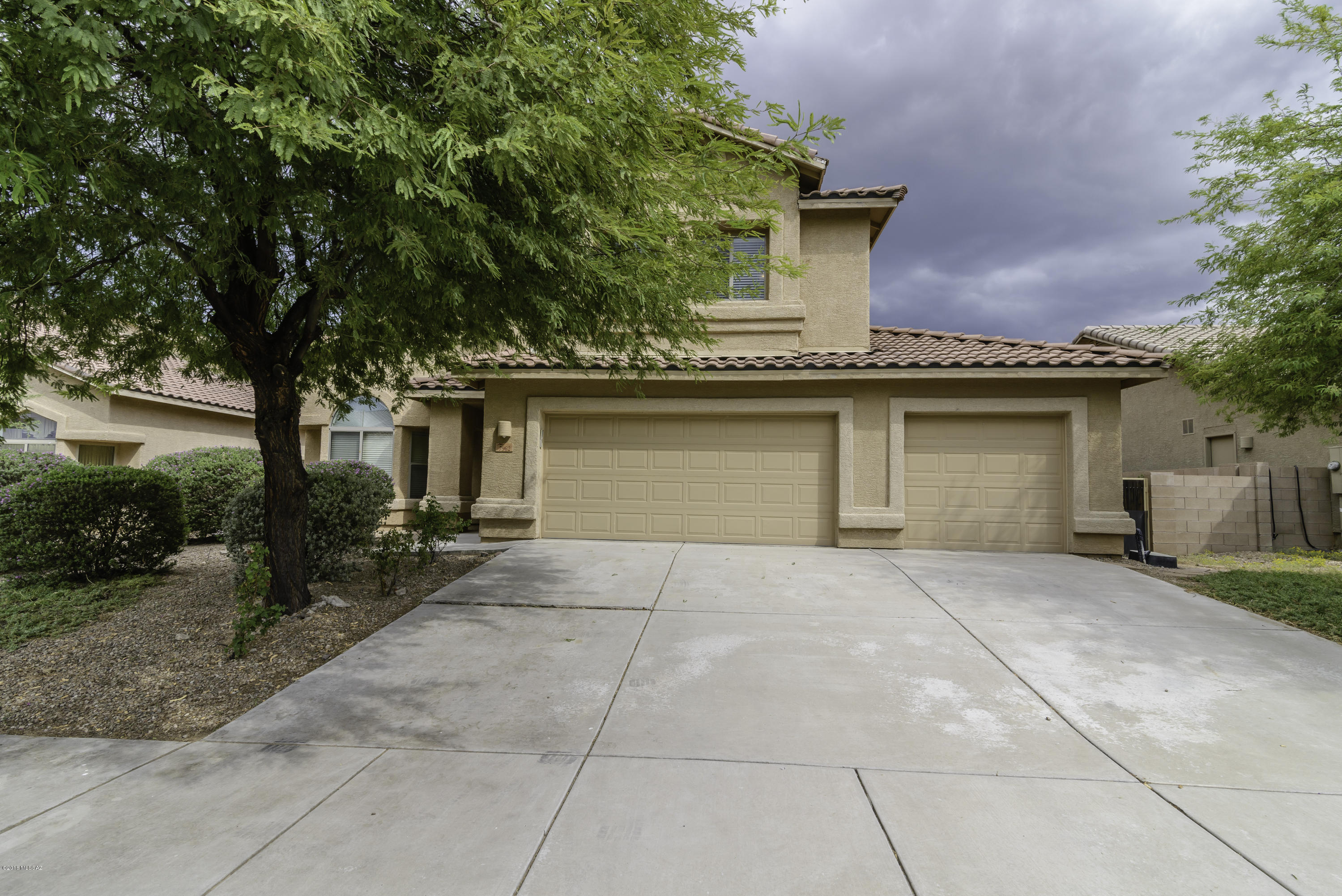 Continental Reserve Blk. 15 (1-66) - Residential