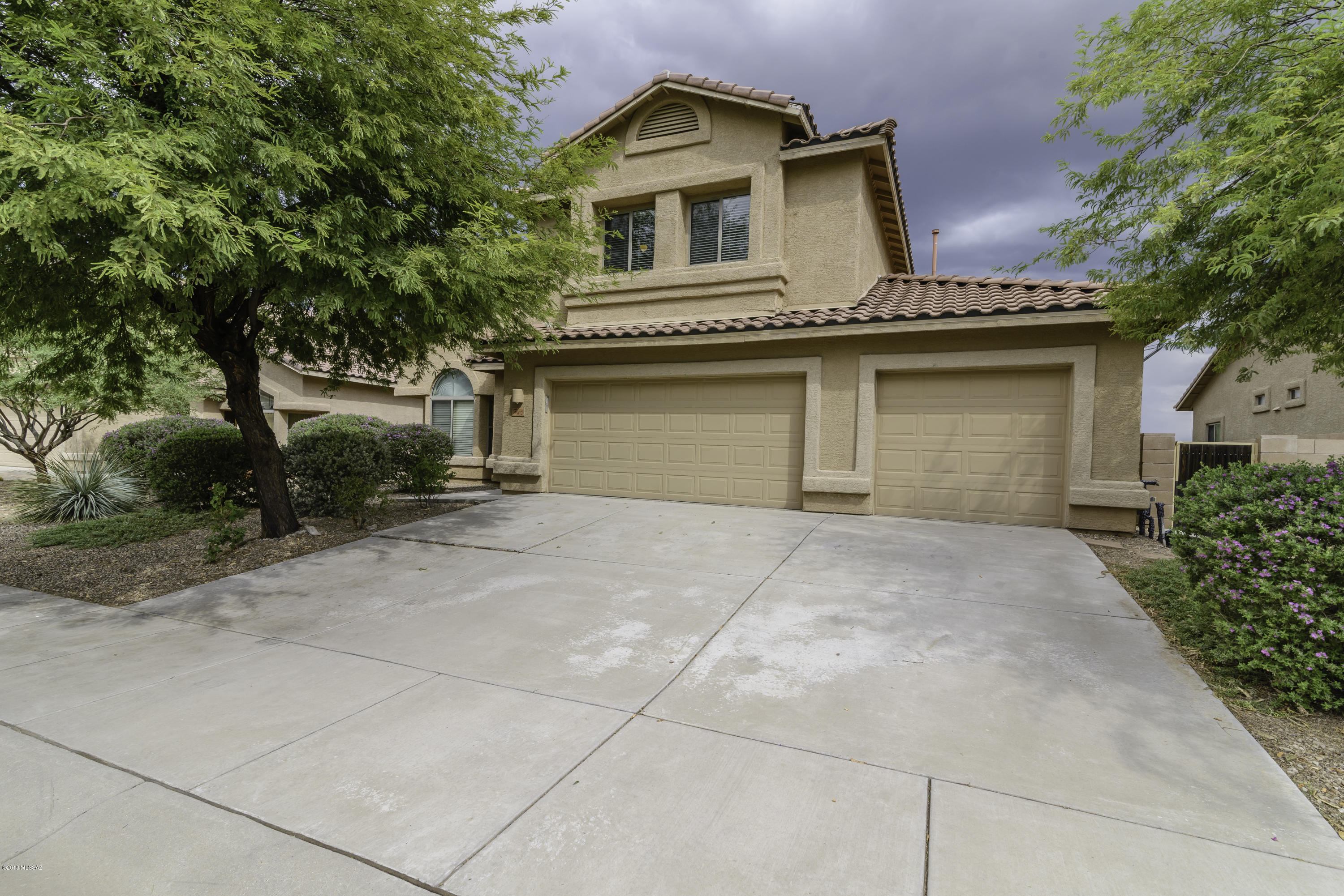 Continental Reserve Blk. 15 (1-66) - Residential
