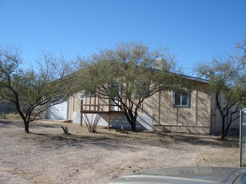 Nice home with additions. Back covered deck with fenced yard. Close to I-10 for easy commute to Tucson or Sierra Vista.