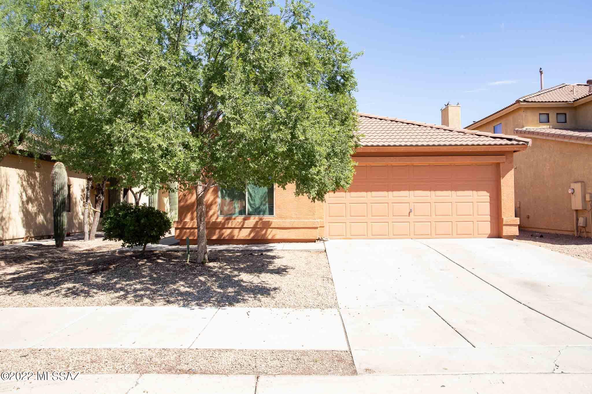 Seller will accept or counter offers between $280,000.00 and $290,000.00. With 1446 sq ft of living space, this home has 3 bedrooms, 2 bathrooms, den/office & large backyard with covered patio great for entertaining. Spacious kitchen with plenty of cabinet space, breakfast bar & dining area. Primary bathroom with Walk-in closet & walk-in shower. Located close to I-19, shopping, restaurants, & much more! Come see this home today!