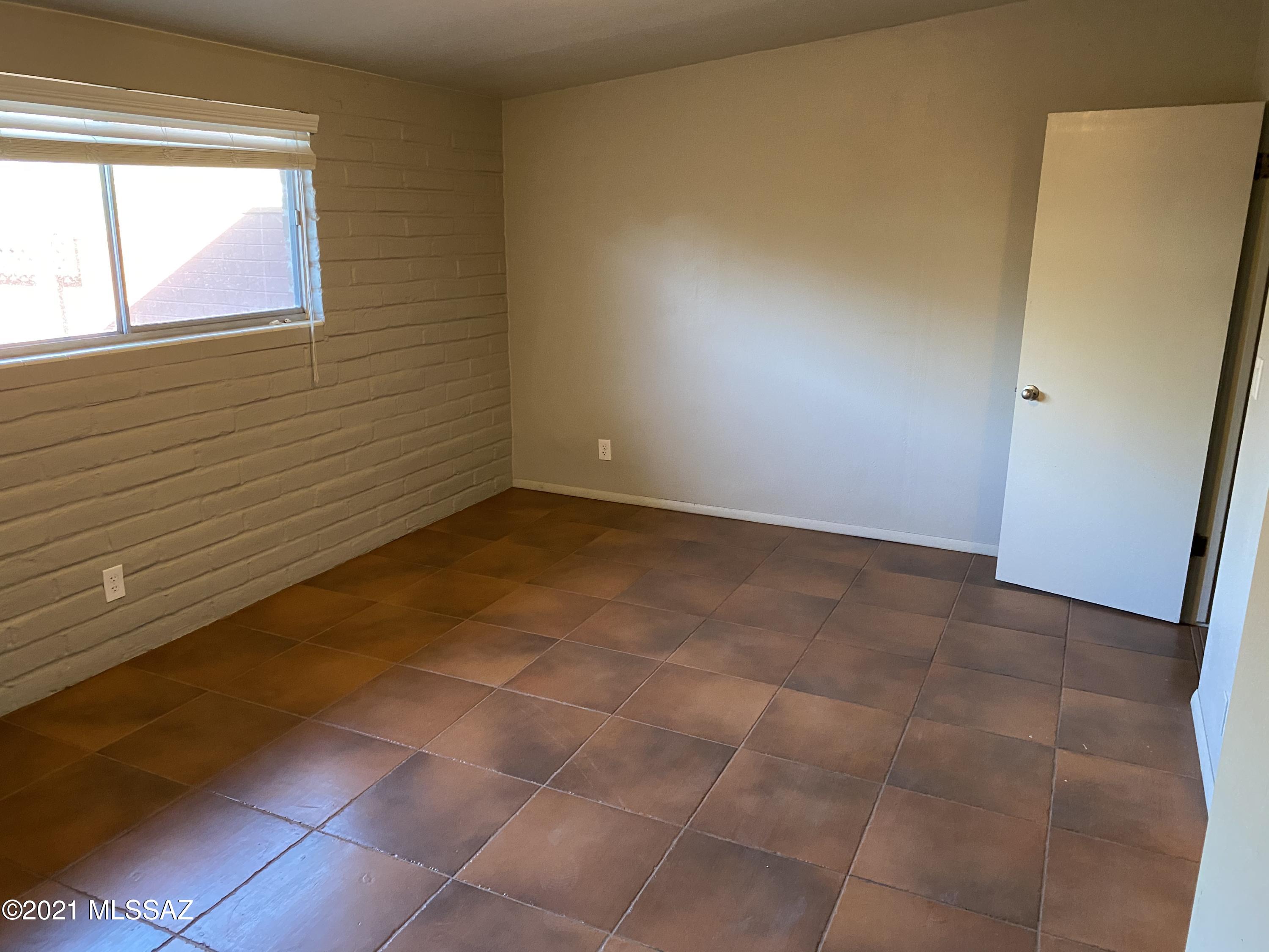 Unsubdivided - Residential Lease