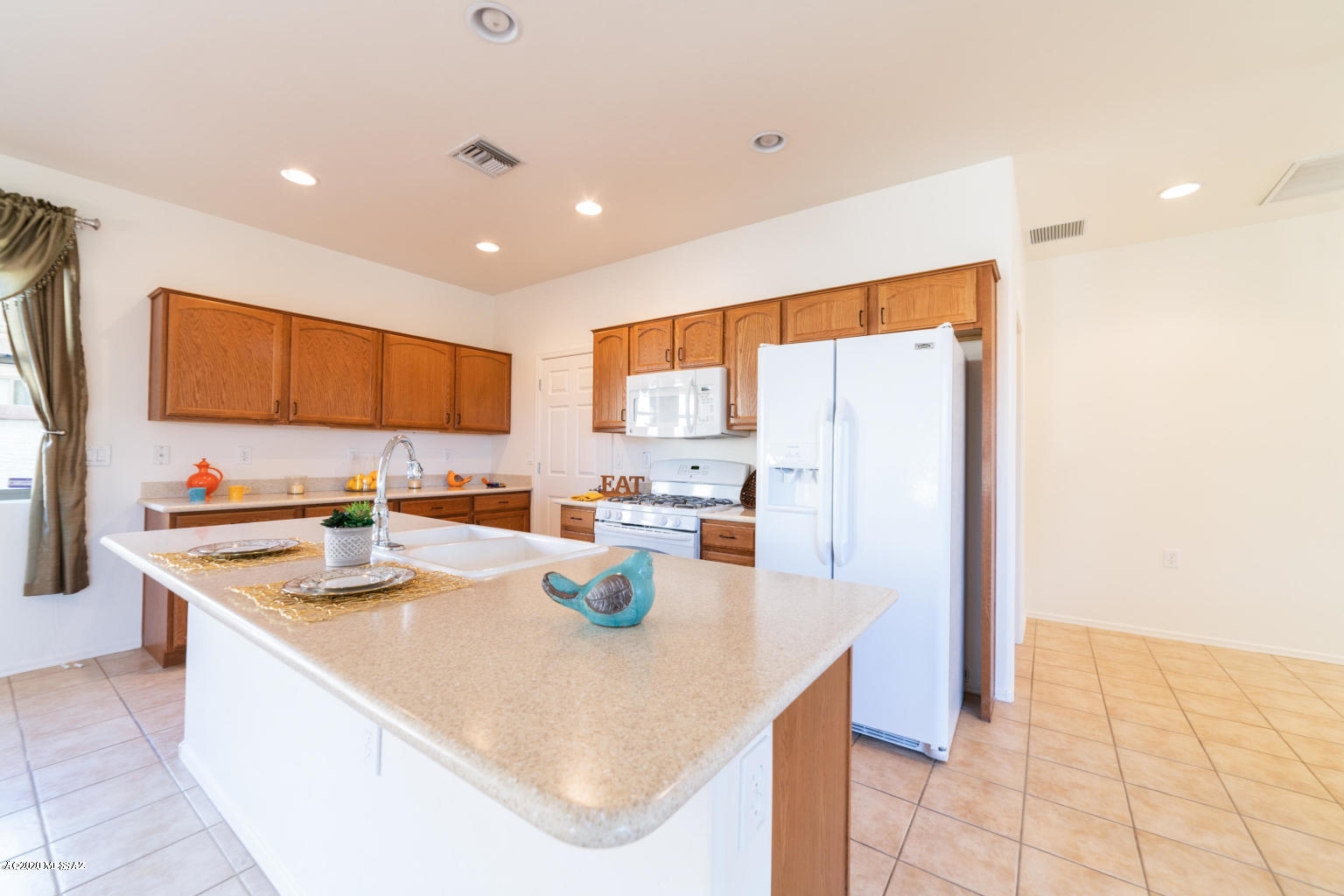 Four Seasons Phase 1 - Residential Lease