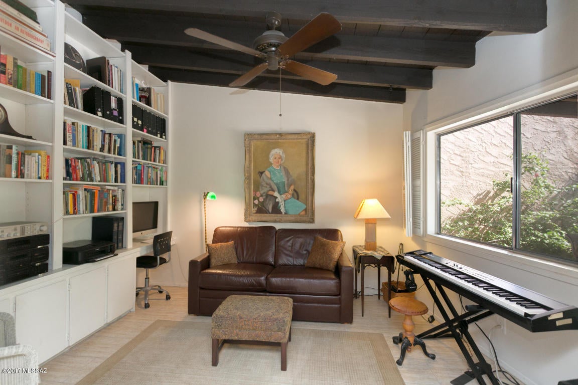 La Casita Foothills Estates (1-25) - Residential Lease