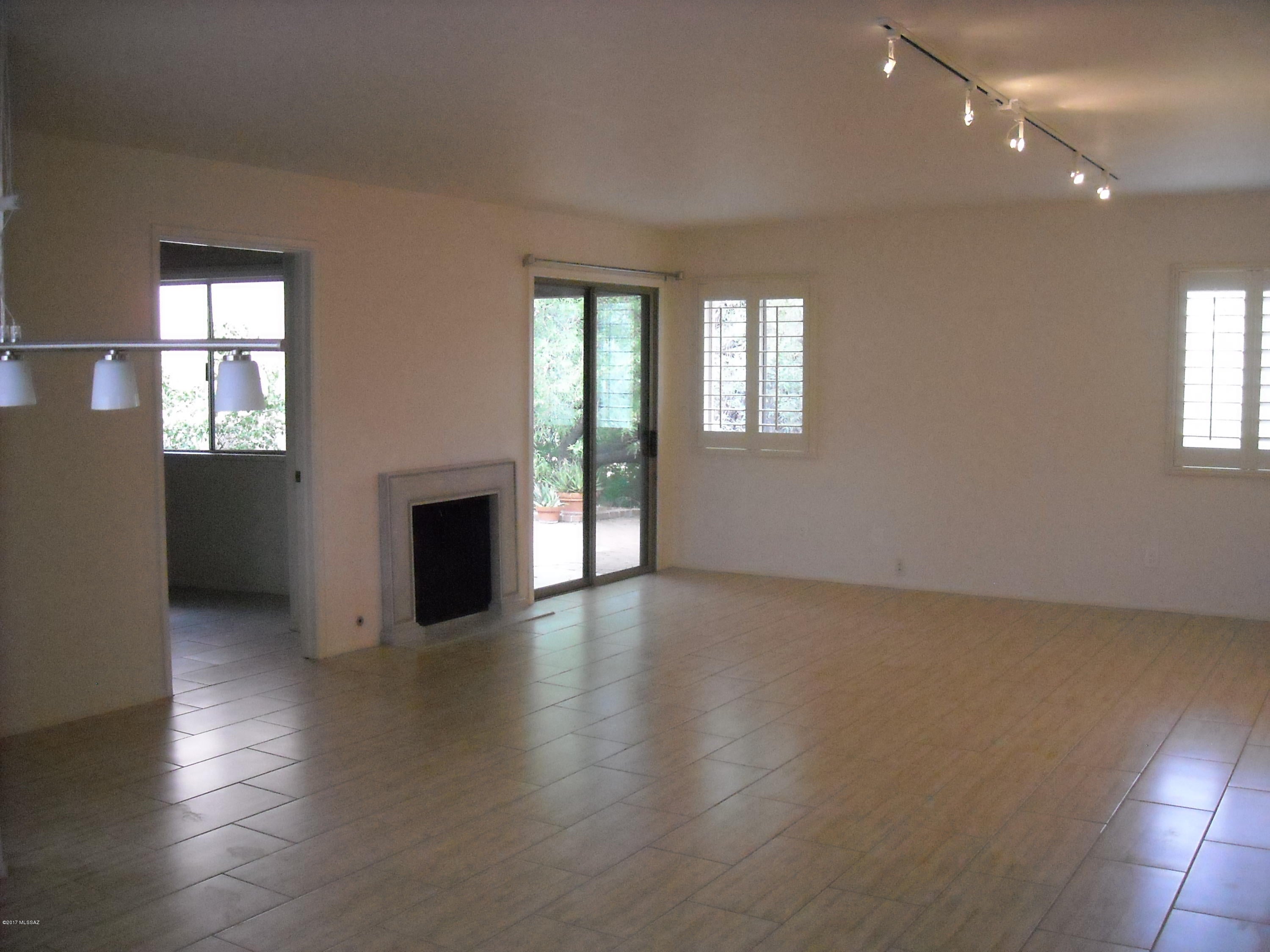 La Casita Foothills Estates (1-25) - Residential Lease