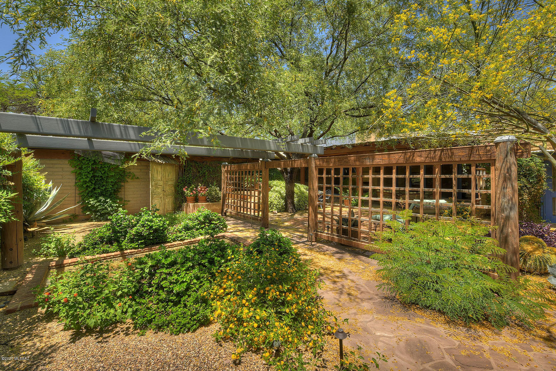 Fort Lowell Place (1-12) - Residential