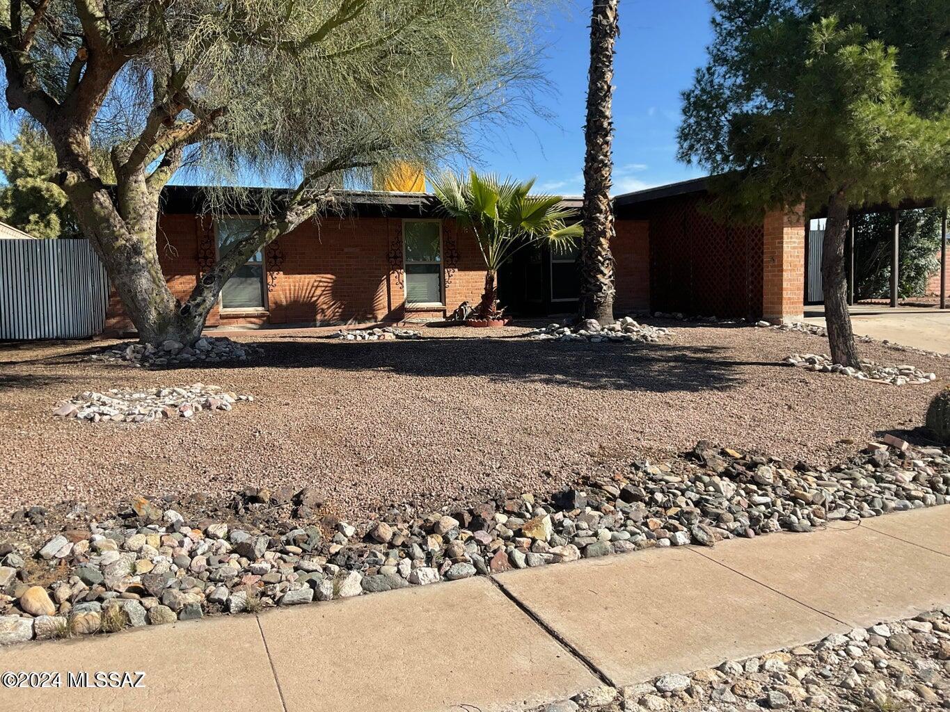 Recently renovated 4-bedroom, 2-bathroom home in a prime East side location near schools, shopping, and dining. Enjoy the open floor plan and the absence of carpet. Comes with Washer/Dryer!  Up to three pets allowed!  Don't miss out, apply today as this property won't stay on the market for long! Professionally managed by Pathlight Property Management, the exclusive property manager for Home Partners of America, offering excellent customer service, 24/7 emergency maintenance service, online application and payments, and pet-friendly options. HOA occupancy restrictions may apply. The listing agent offers competitive rental co-broke commissions depending on the standard in the metropolitan area.


Once notified of approval you will be required to wire a security deposit equal to one month's rent within 48 business hours to secure the home. Please reach out to the agent to view the home before applying or use our self-touring option if available.



To make your move-in smooth, trash, sewer, and water services are maintained in the owner's name and are available at the time of move-in. A utility service charge will be charged monthly, along with a one-time fee; all other utilities, such as electricity and gas, need to be maintained in the resident's name. To better serve our residents, Pathlight is pet-friendly with no breed restrictions. The lease agreement outlines applicable pet fees. In most states, there is a one-time $300 non-refundable pet deposit and $30 monthly pet rent. Service and assistance animals are exempt from any restrictions or pet fees with proper documentation. If your home has a pool, there is a $150 monthly pool fee. To ensure the best care for your HVAC system and, in turn, the air quality in your home, Pathlight offers an optional $15 fee for bi-monthly filter service. Additionally, applicable city tax is charged monthly. Broker participation welcome, so please contact your leasing agent for more information. For additional information on our application process and lease fees, please visit our online help center. Advertised rental prices and promotions are subject to change at any time.