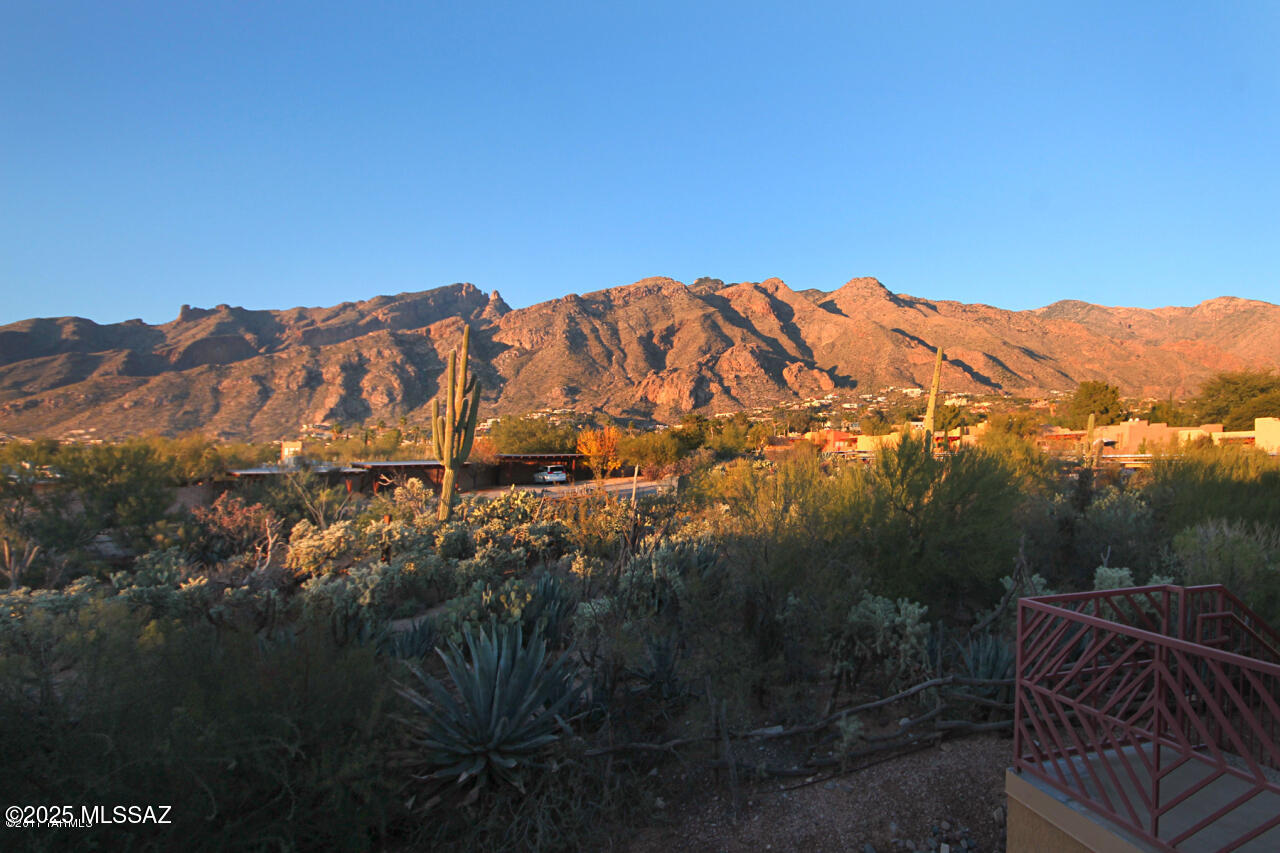 Lovely 2-bedroom,1-bath condo for rent on the second floor in a quiet Catalina Foothills community.Enjoy a spacious patio with stunning Catalina Mountain views.The living room features a cozy wood-burning fireplace,kitchen is equipped with all stainless steel appliances.The second bedroom is ideal for use as a home office or small guest room. Community amenities include a 50-foot heated pool,spa,fitness center, and scenic walking/jogging trails.The unit comes with two covered parking spaces.Enjoy clean desert air and tranquil surroundings,just minutes from golf courses and shopping.
Pets considered please inquire.Listing agent is related to the owner. Rent includes water, sewer & trash.