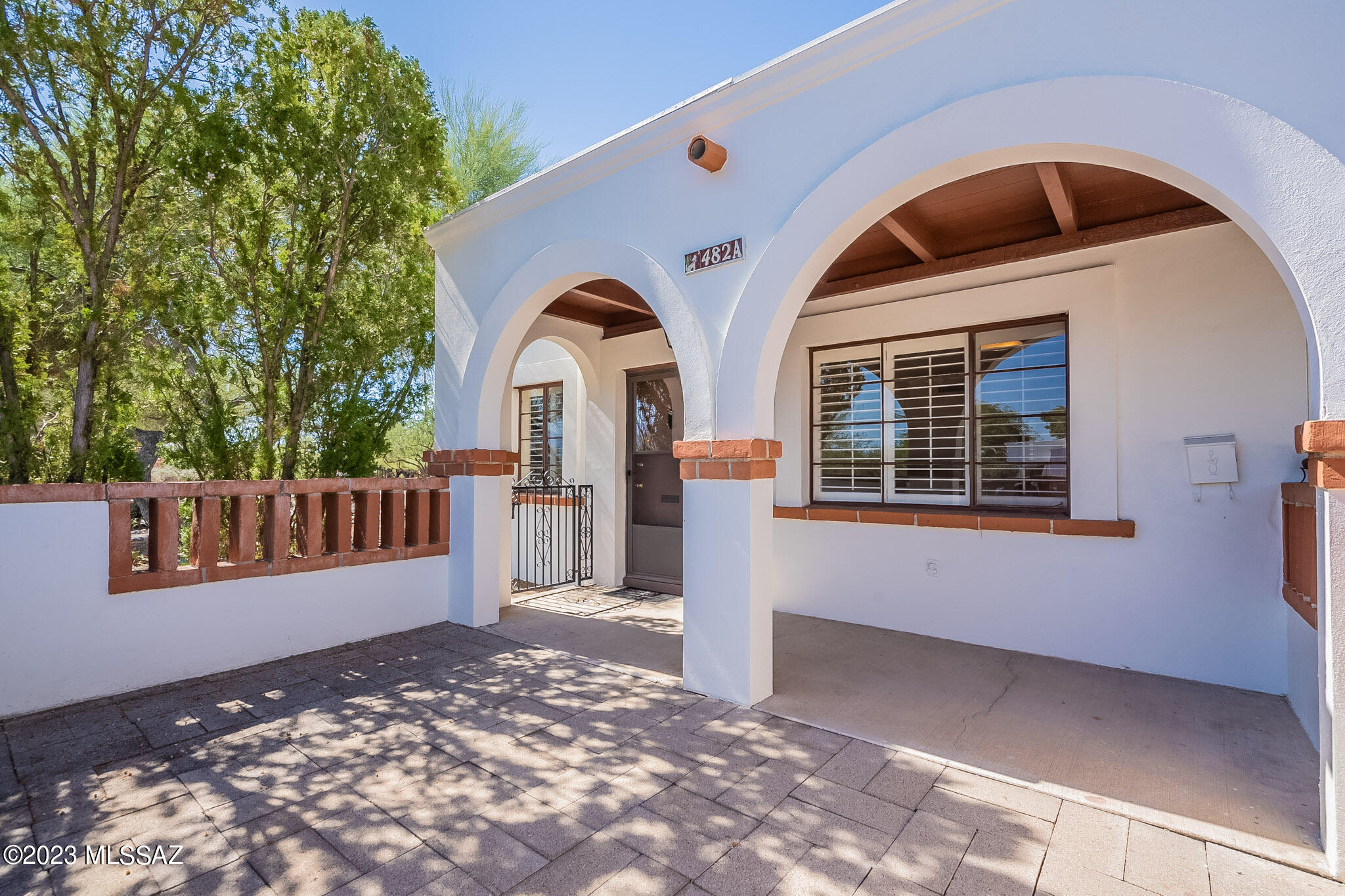 Beautiful 1 BR end unit villa in the highly sought after Villas West. Enjoy reserved parking directly in front of your villa. Take advantage of the newer kitchen cabinets and countertops and bathroom vanity. The plantation shutters add a touch of class to keeping the Arizona sun away. Access immediately off the patio to the shed gives you the ability to have laundry at your doorstep. The tiled front patio lets you enjoy the morning sunshine and cool evenings. Enjoy ease of access to all the community has to offer from shuffleboard, pools and greenspaces. This villa is ready for you to move right in!