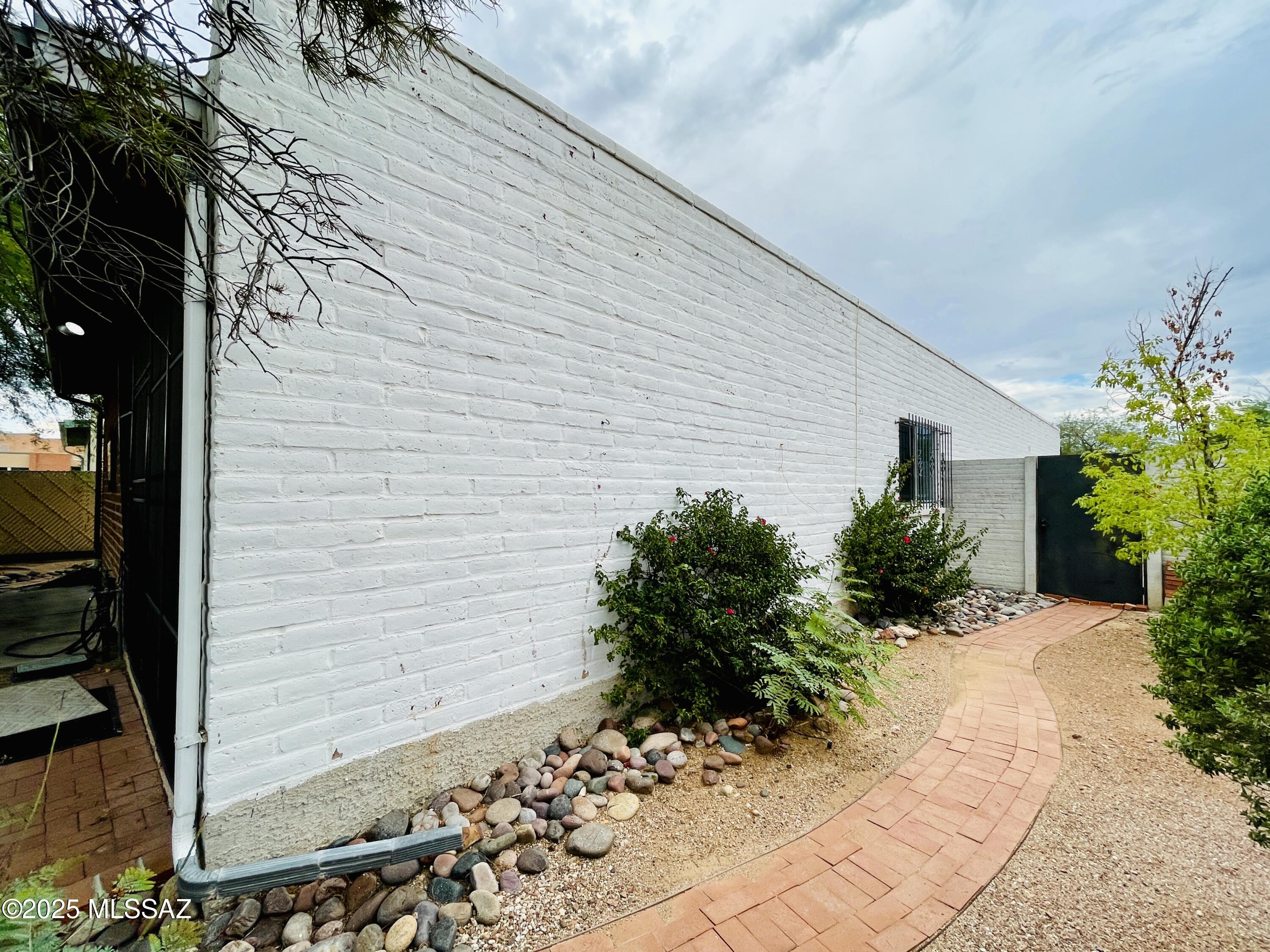 American Villa Resub - Residential Lease