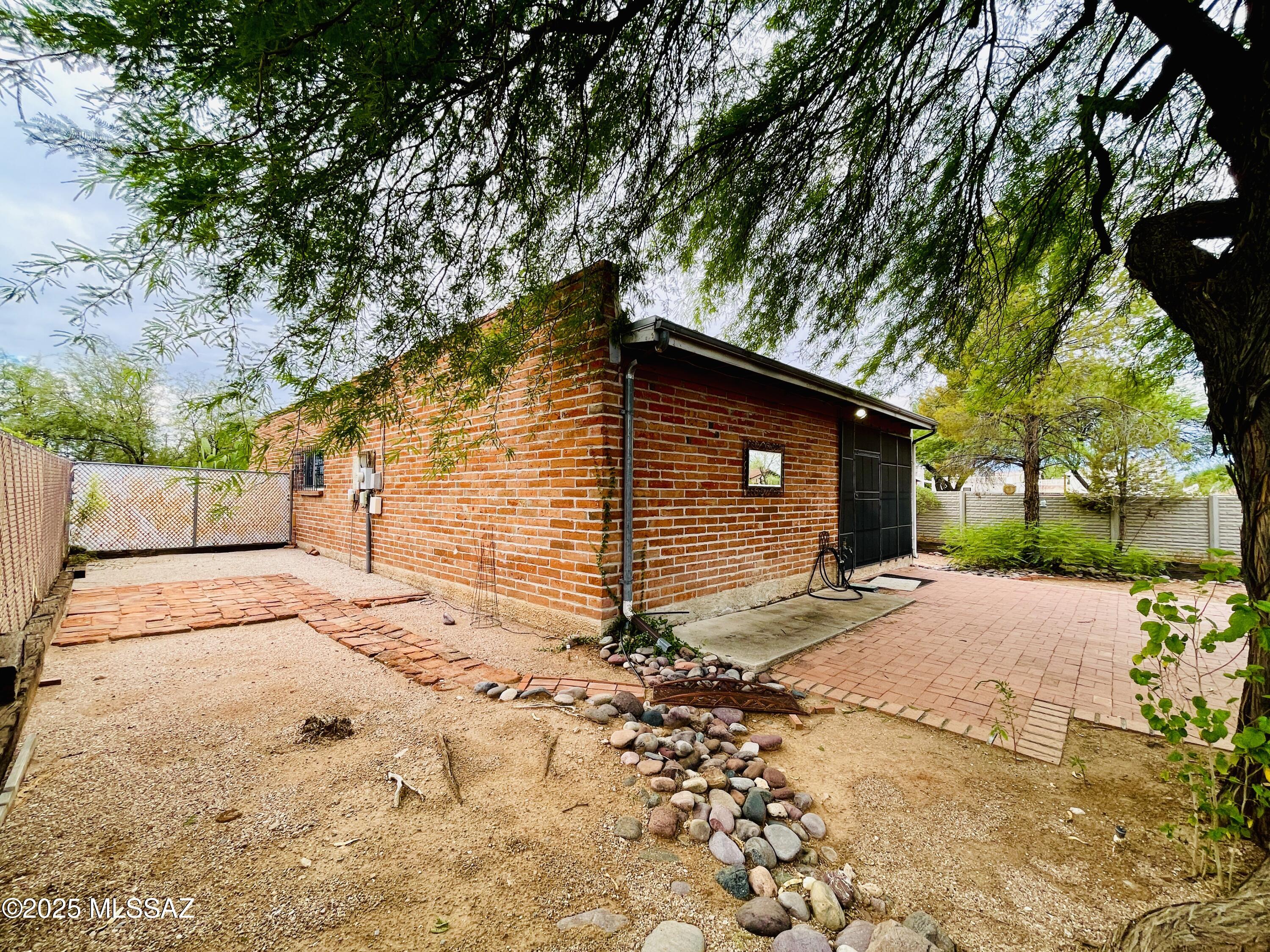 American Villa Resub - Residential Lease