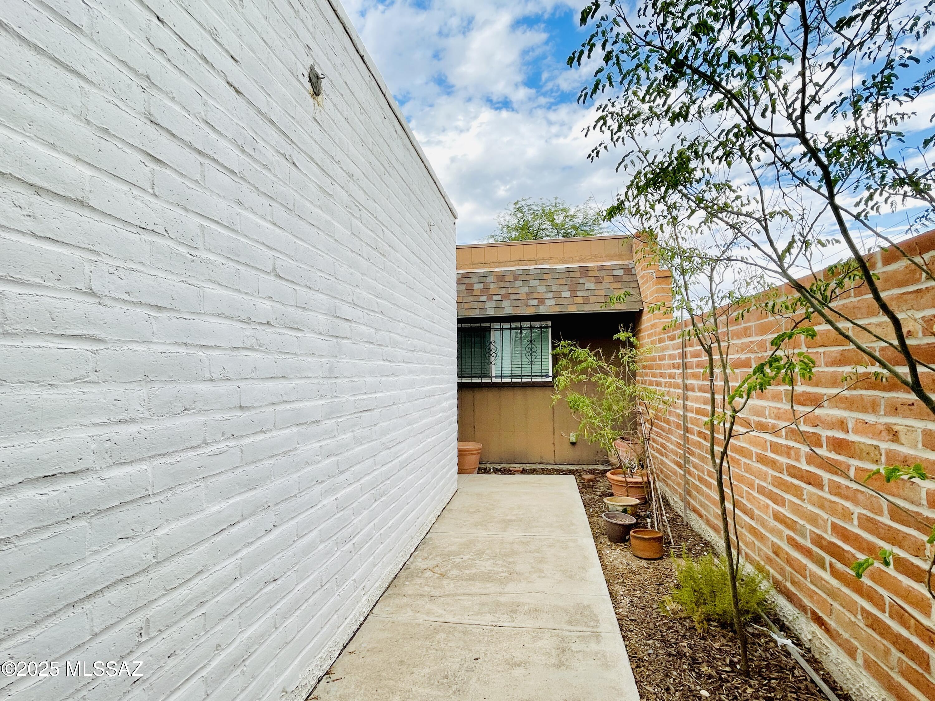 American Villa Resub - Residential Lease