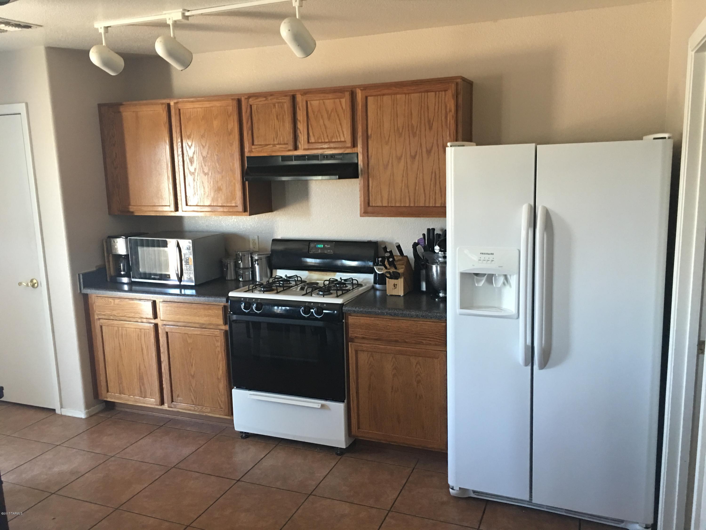 Tierra Del Paraiso(1-133) - Residential Lease