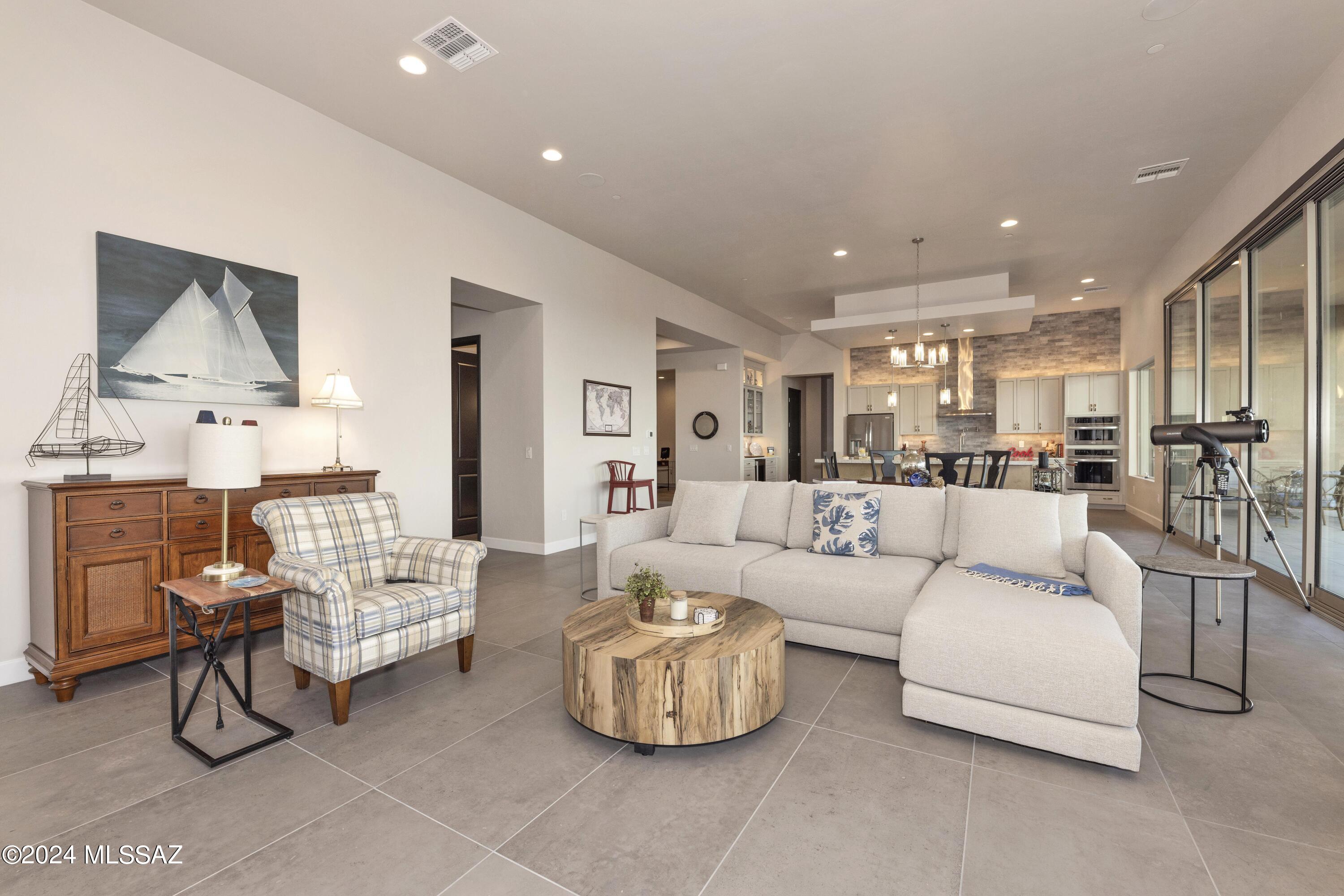 Boulder Bridge Pass III At Dove Mountain SQ20143000307 - Residential