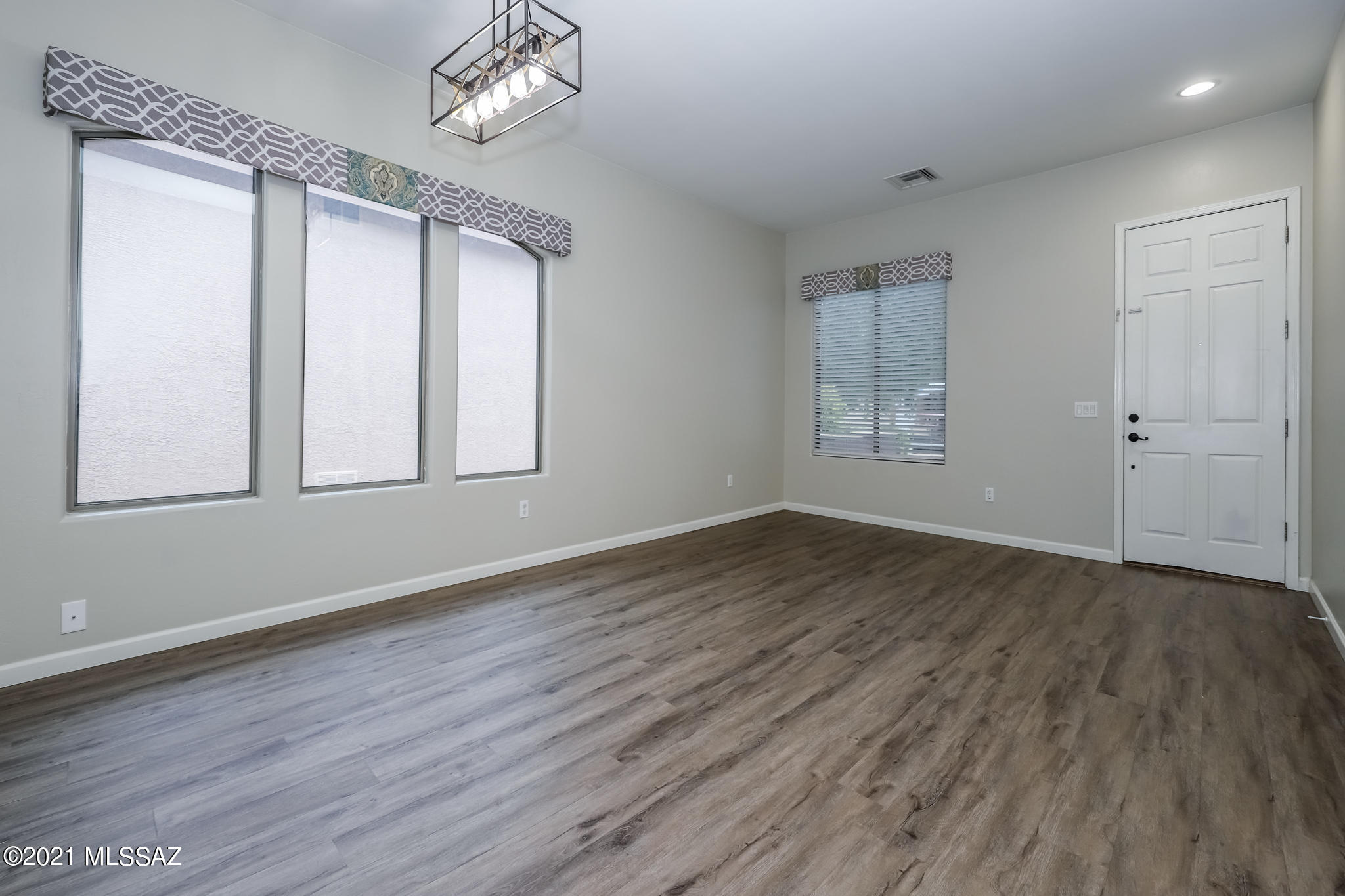 Rancho Del Lago (1-100) - Residential