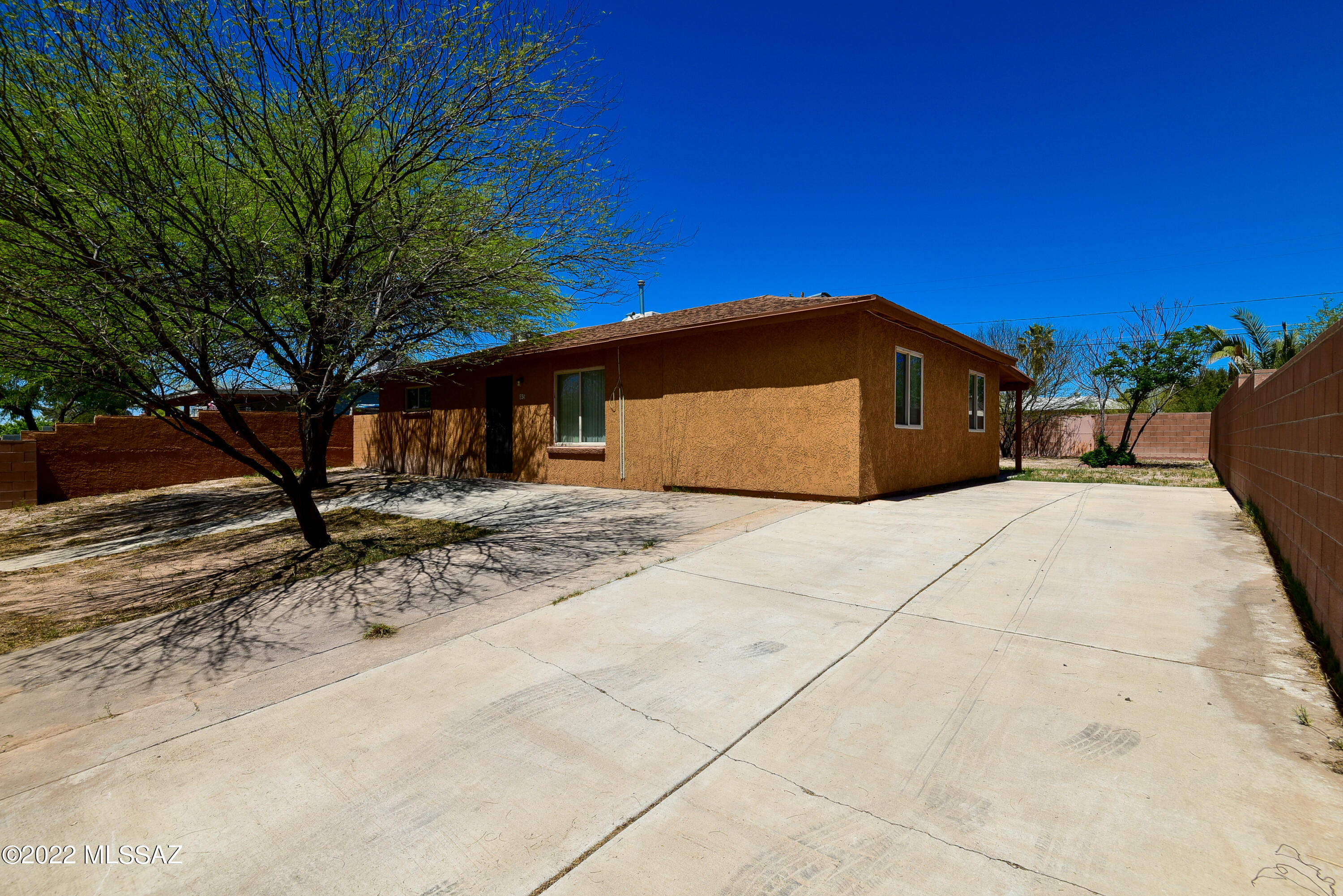 Mission Manor - Residential