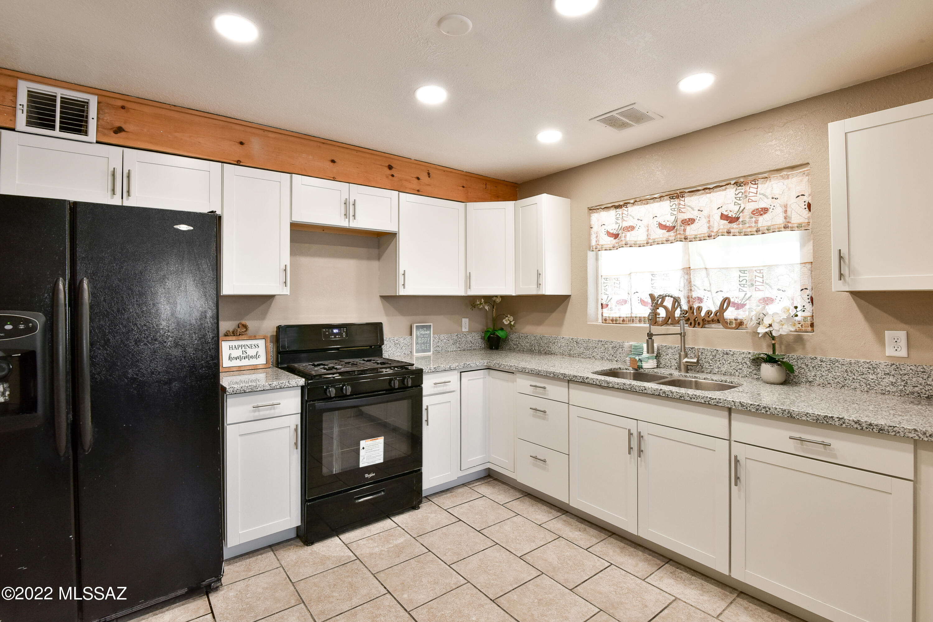 Mission Manor - Residential