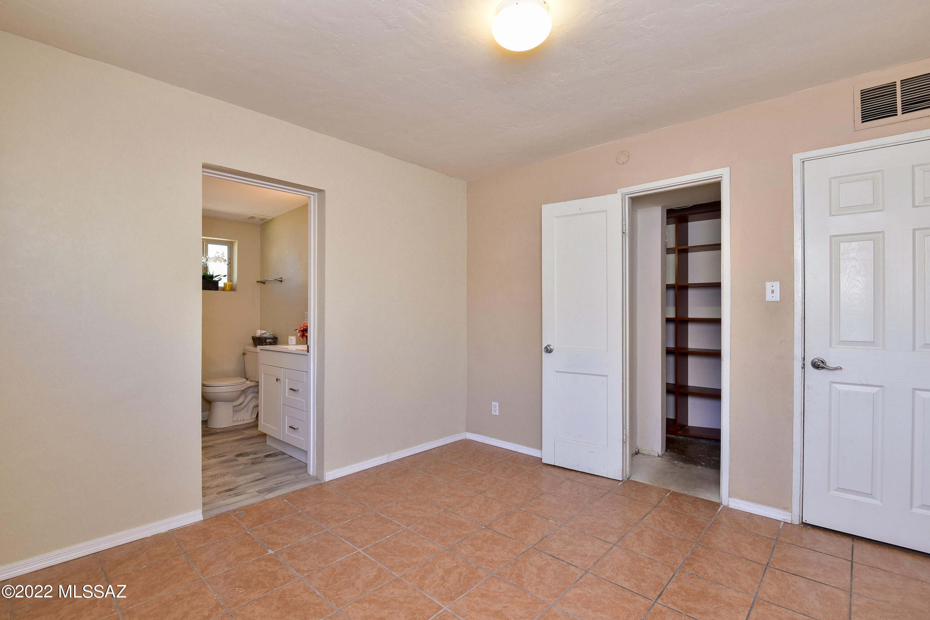 Mission Manor - Residential