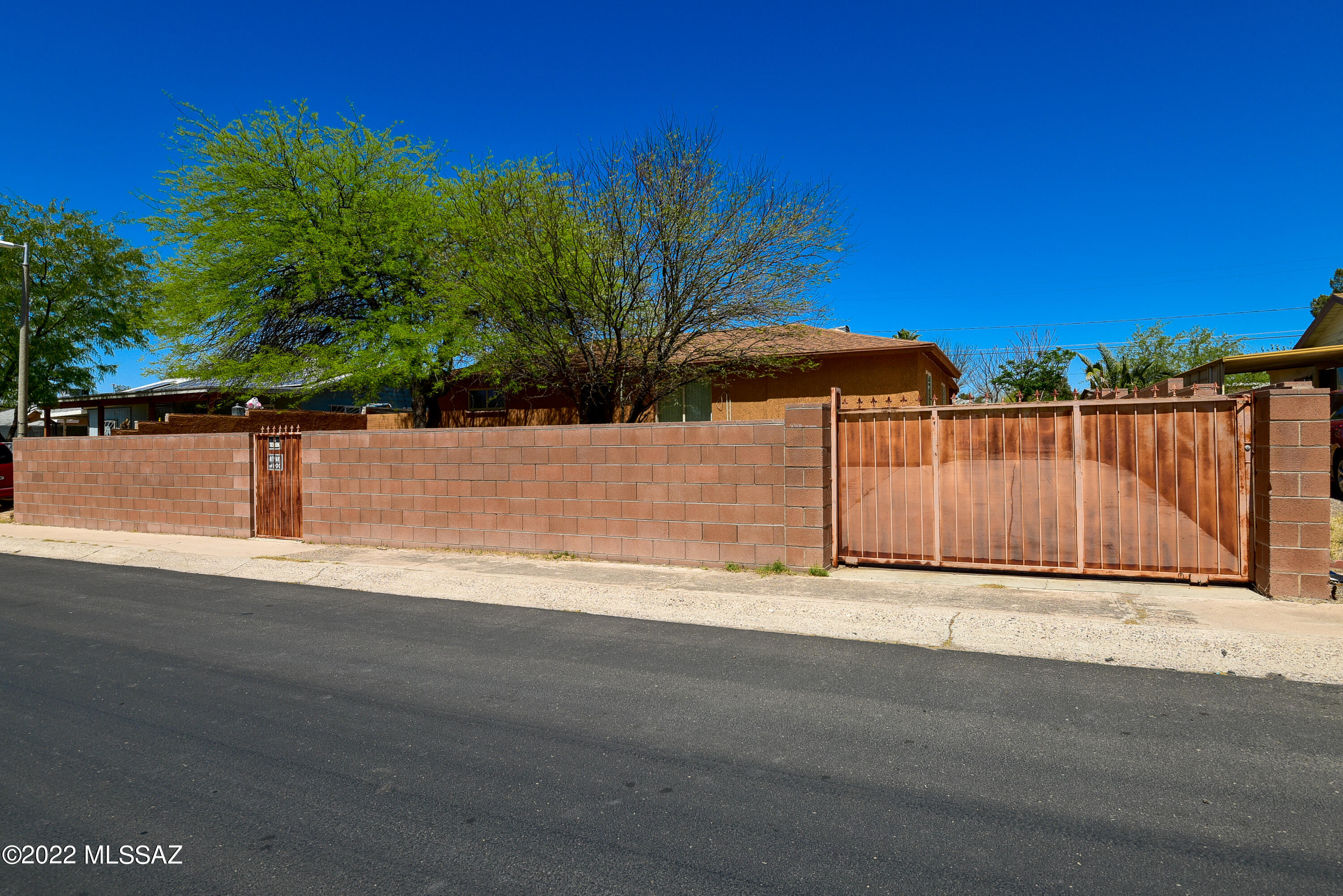 Mission Manor - Residential