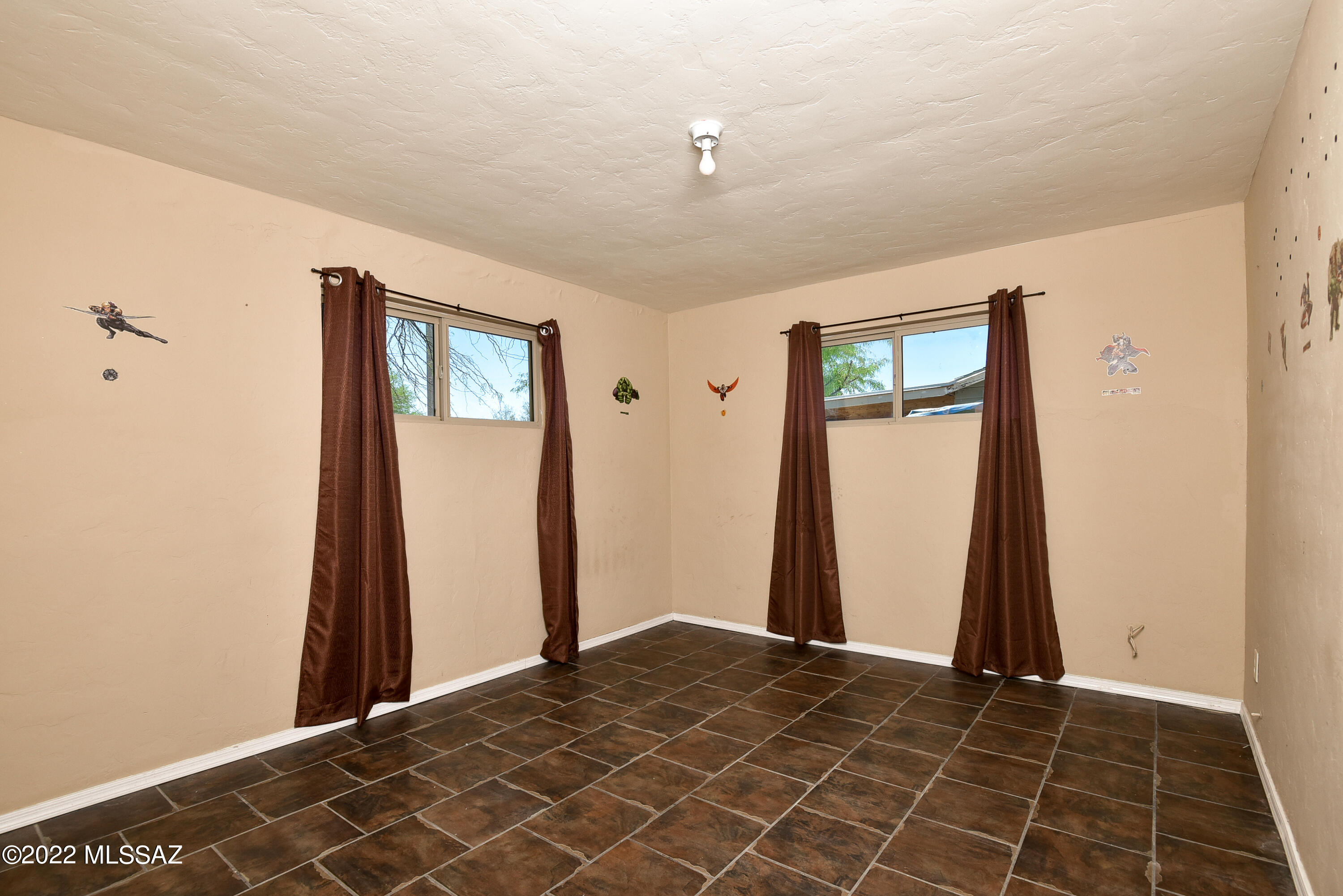 Mission Manor - Residential