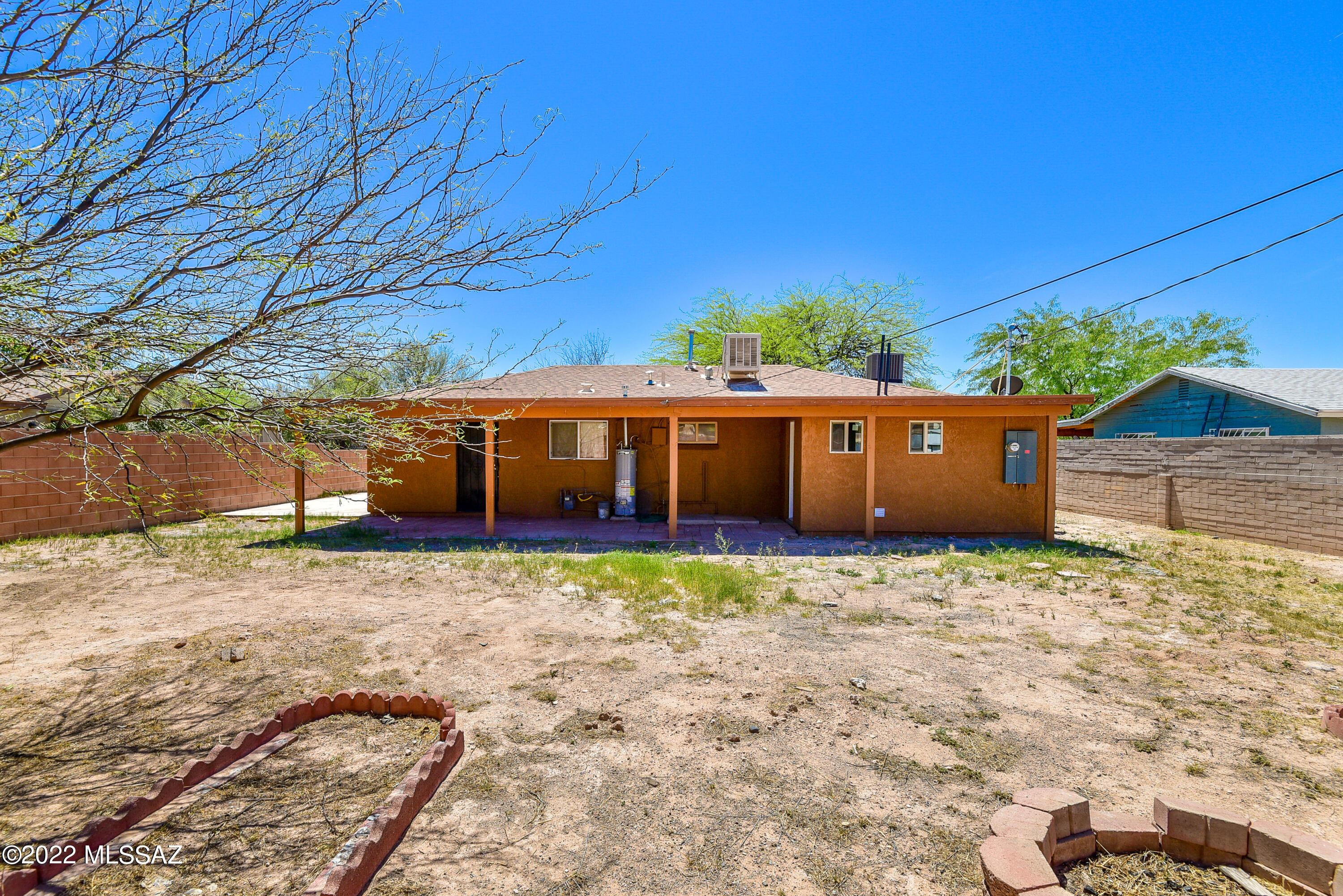 Mission Manor - Residential