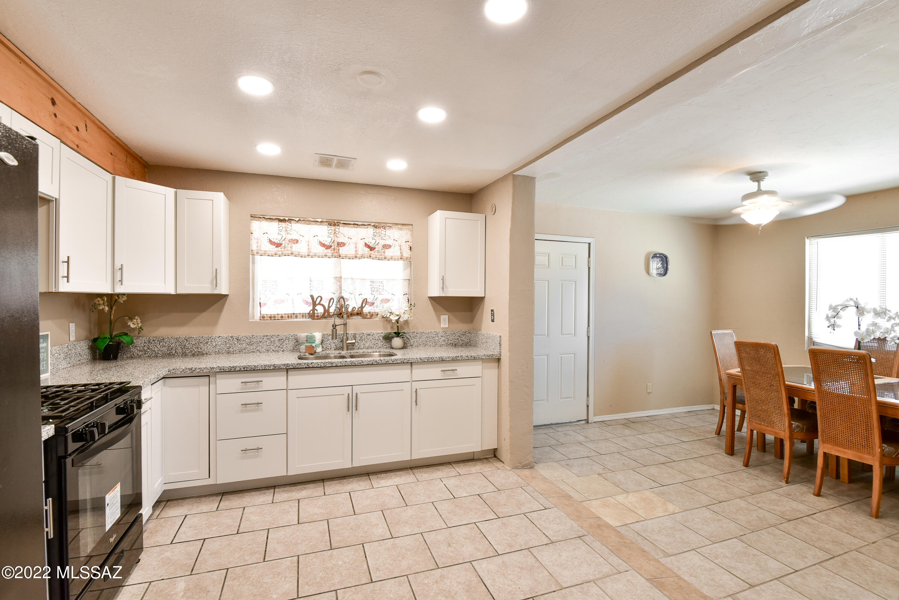 Mission Manor - Residential