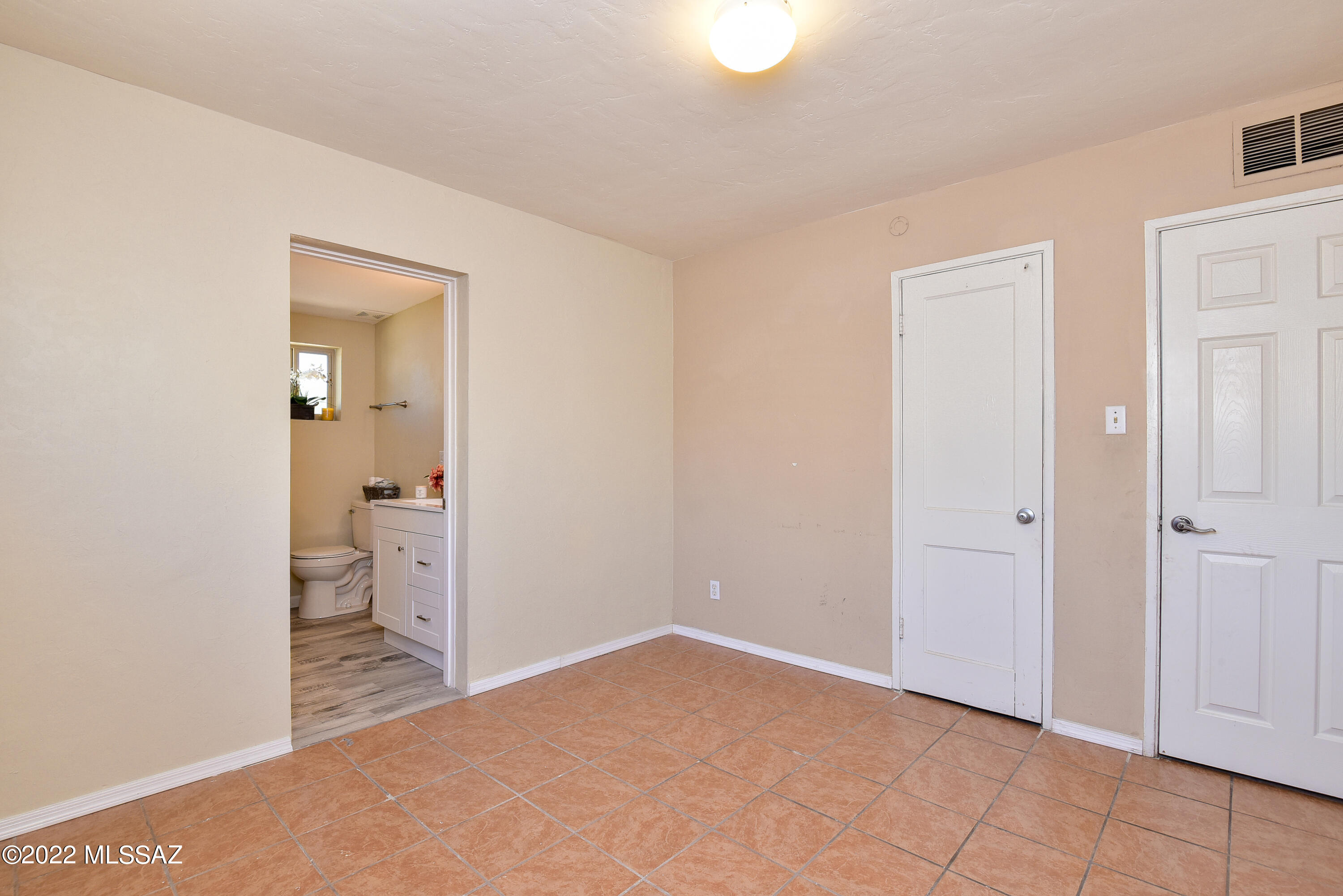 Mission Manor - Residential