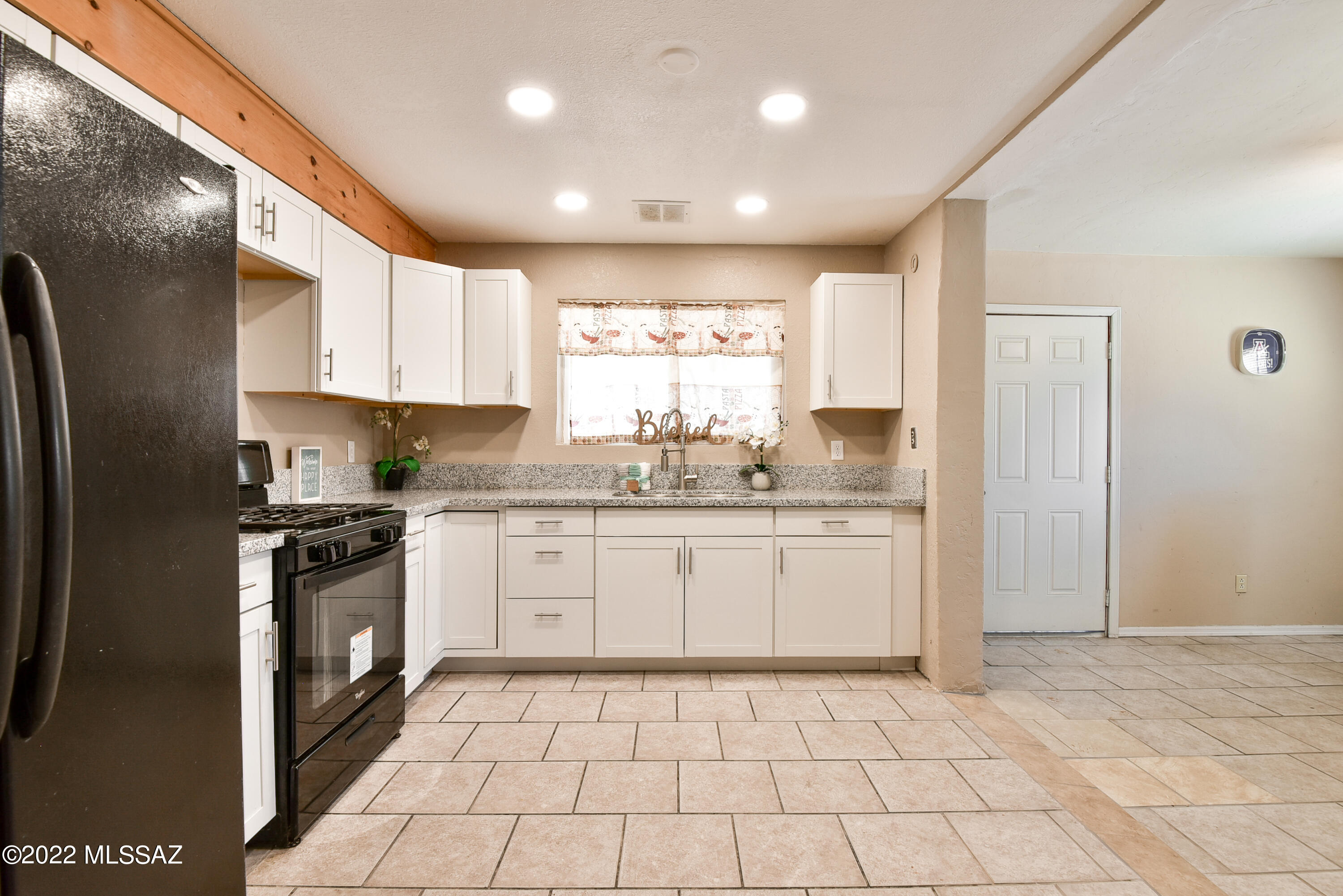 Mission Manor - Residential