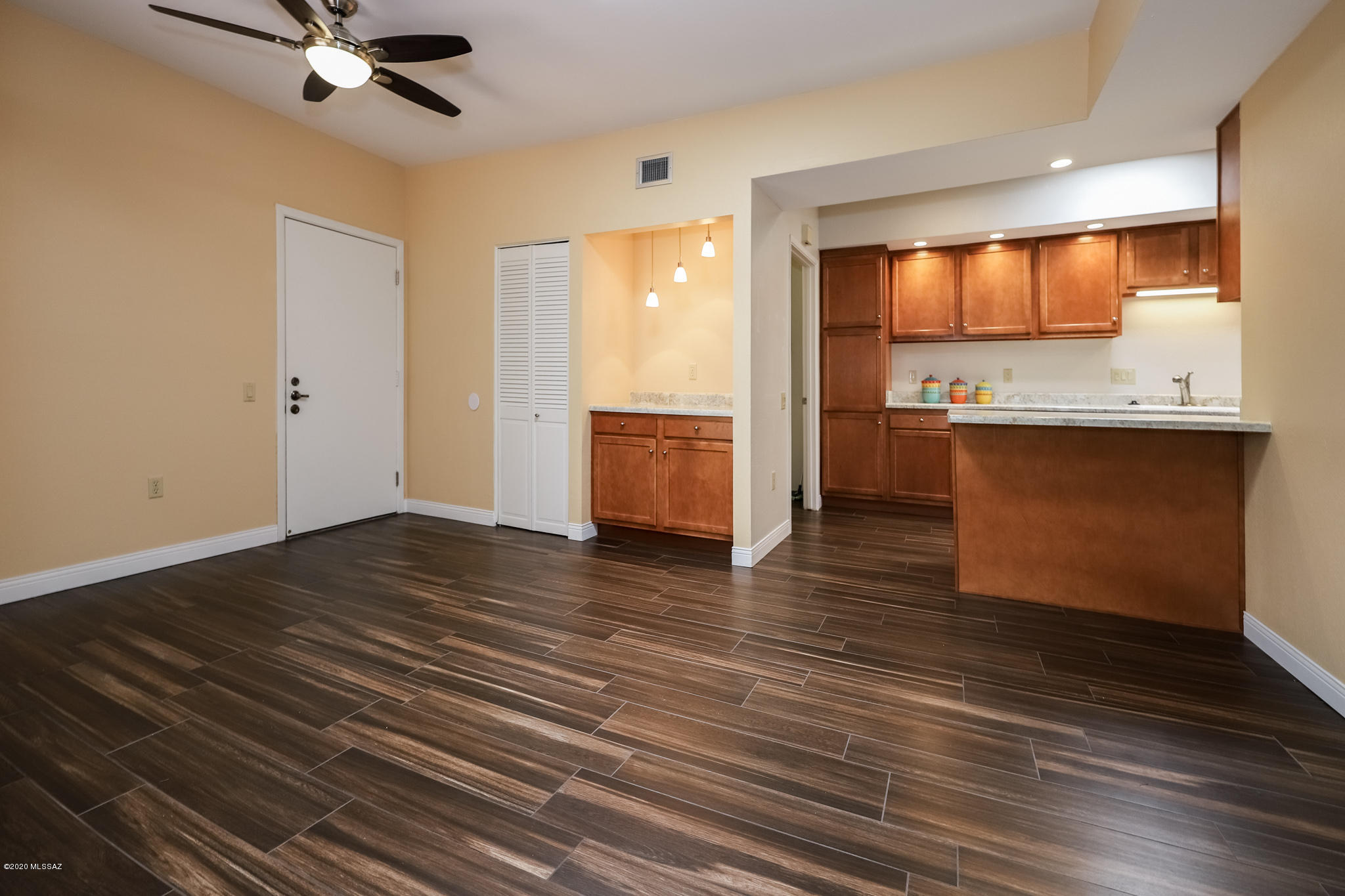 Continental Vistas(1-302) - Residential