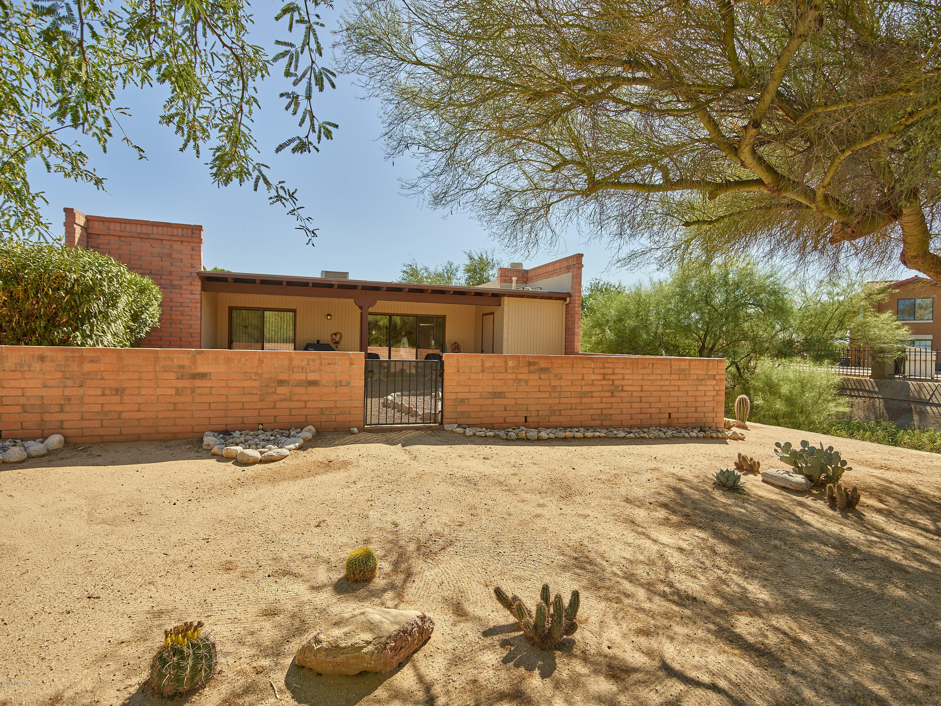 La Cholla Hills(1-313) - Residential