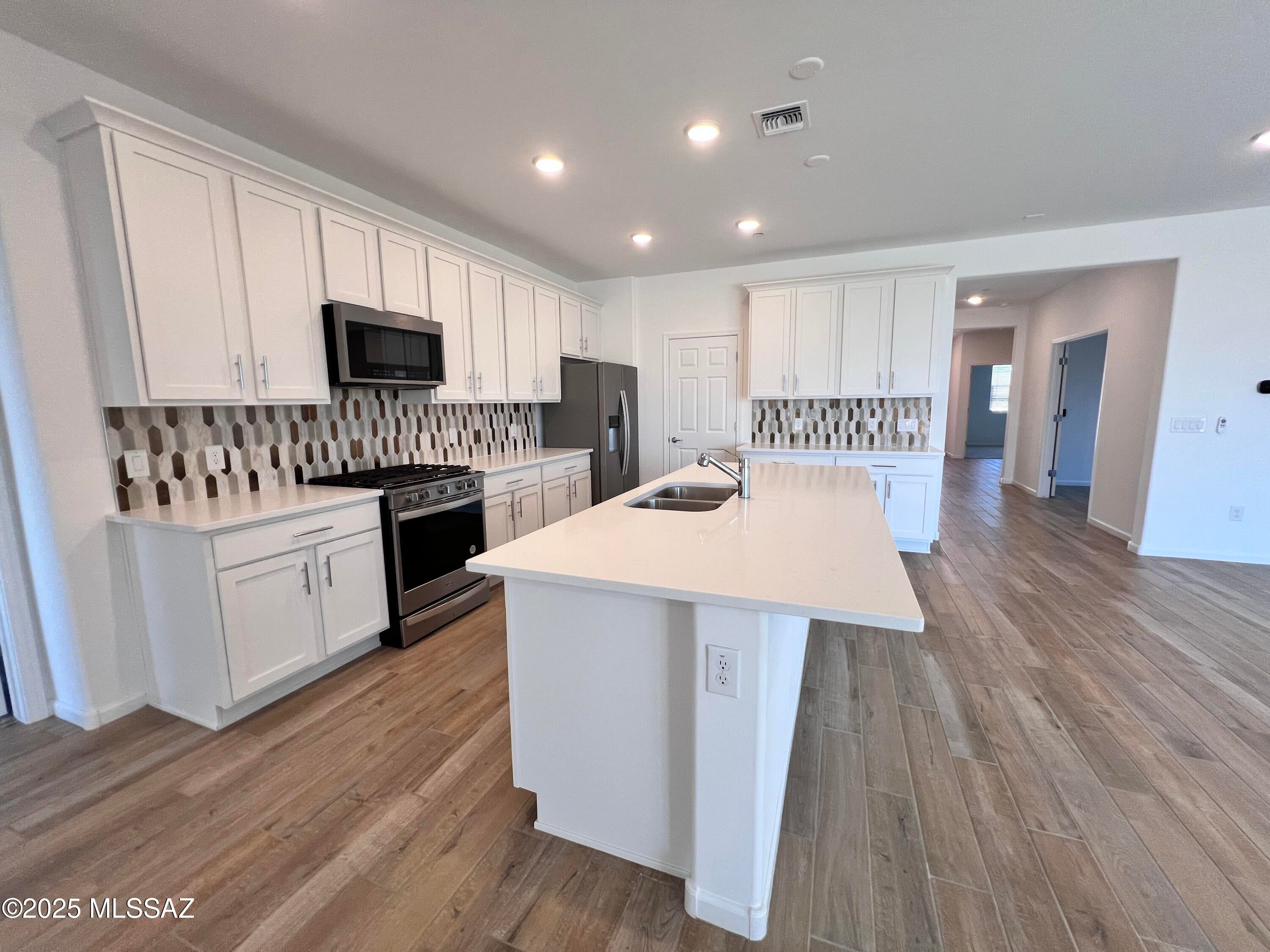The Vistas At Rincon Knolls SQ20153450534 - Residential Lease
